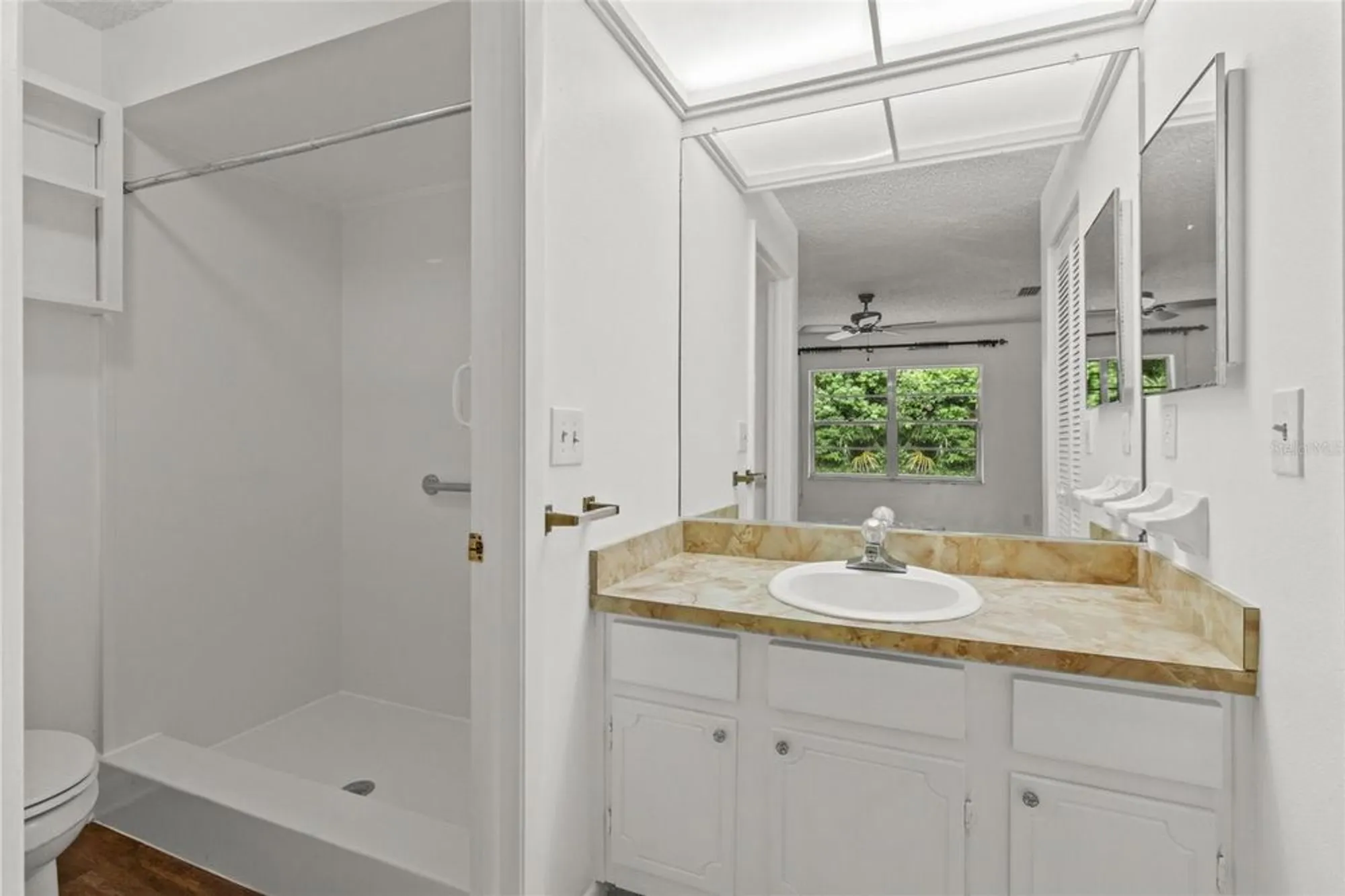 Property Slideshow image 17 of 36 | 1163 orange tree cir d, Palm Harbor, FL, 34684