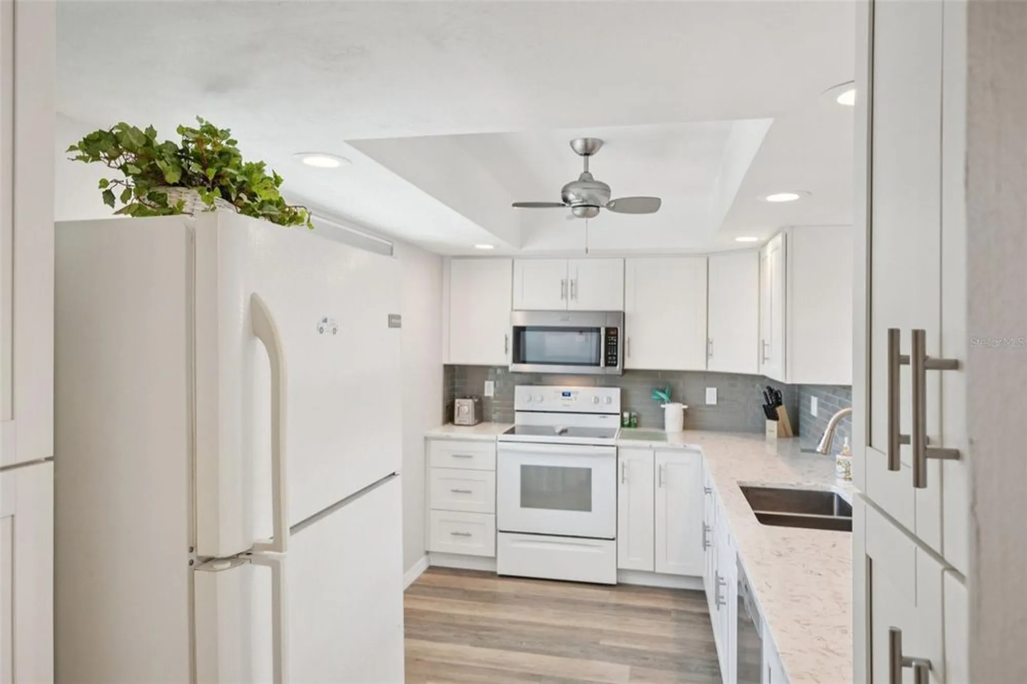 Property Slideshow image 9 of 43 | 1700 pine valley dr 205, Fort Myers, FL, 33907