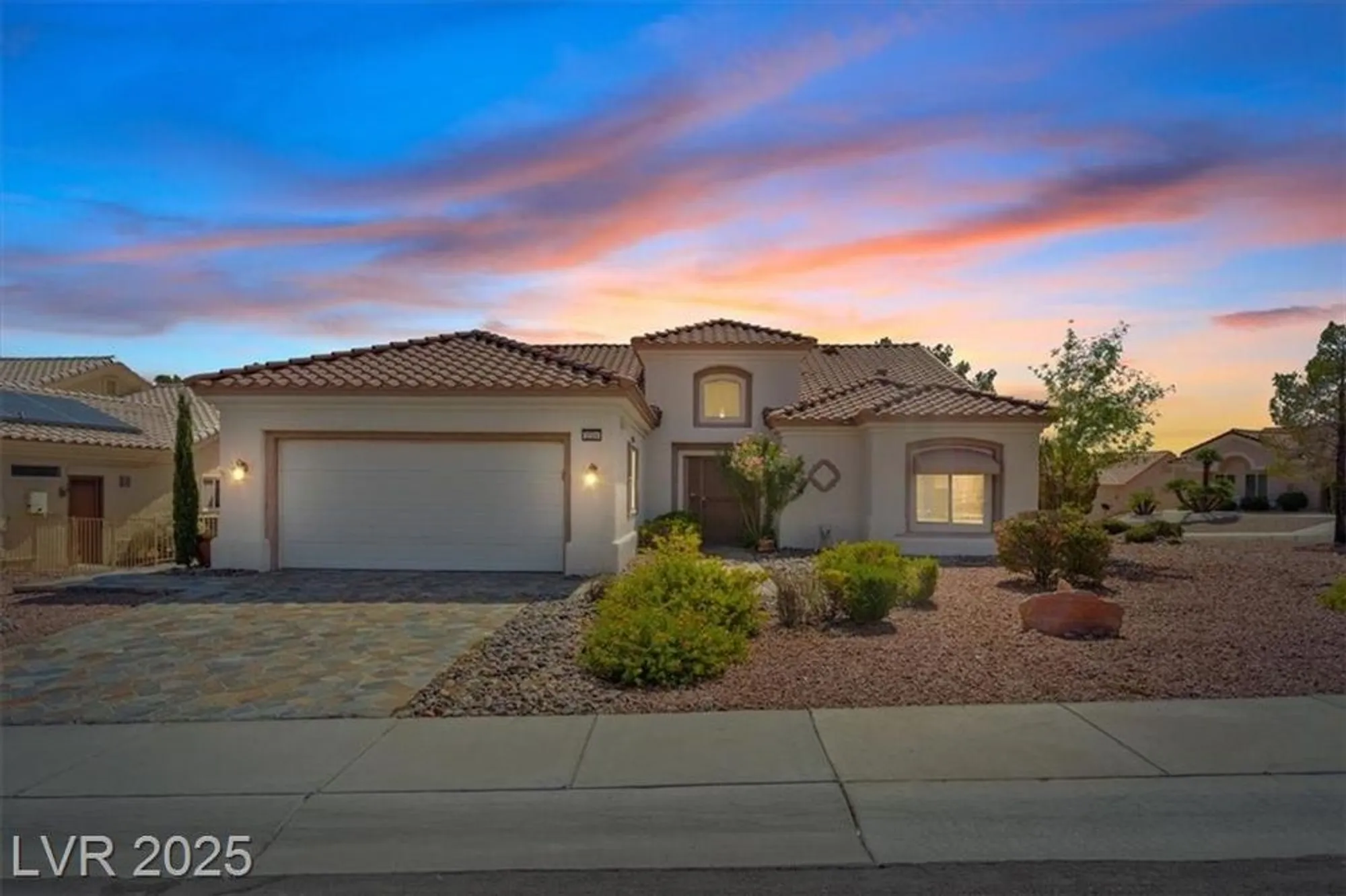 Property Slideshow image 3 of 34 | 2524 banora point dr, Las Vegas, NV, 89134