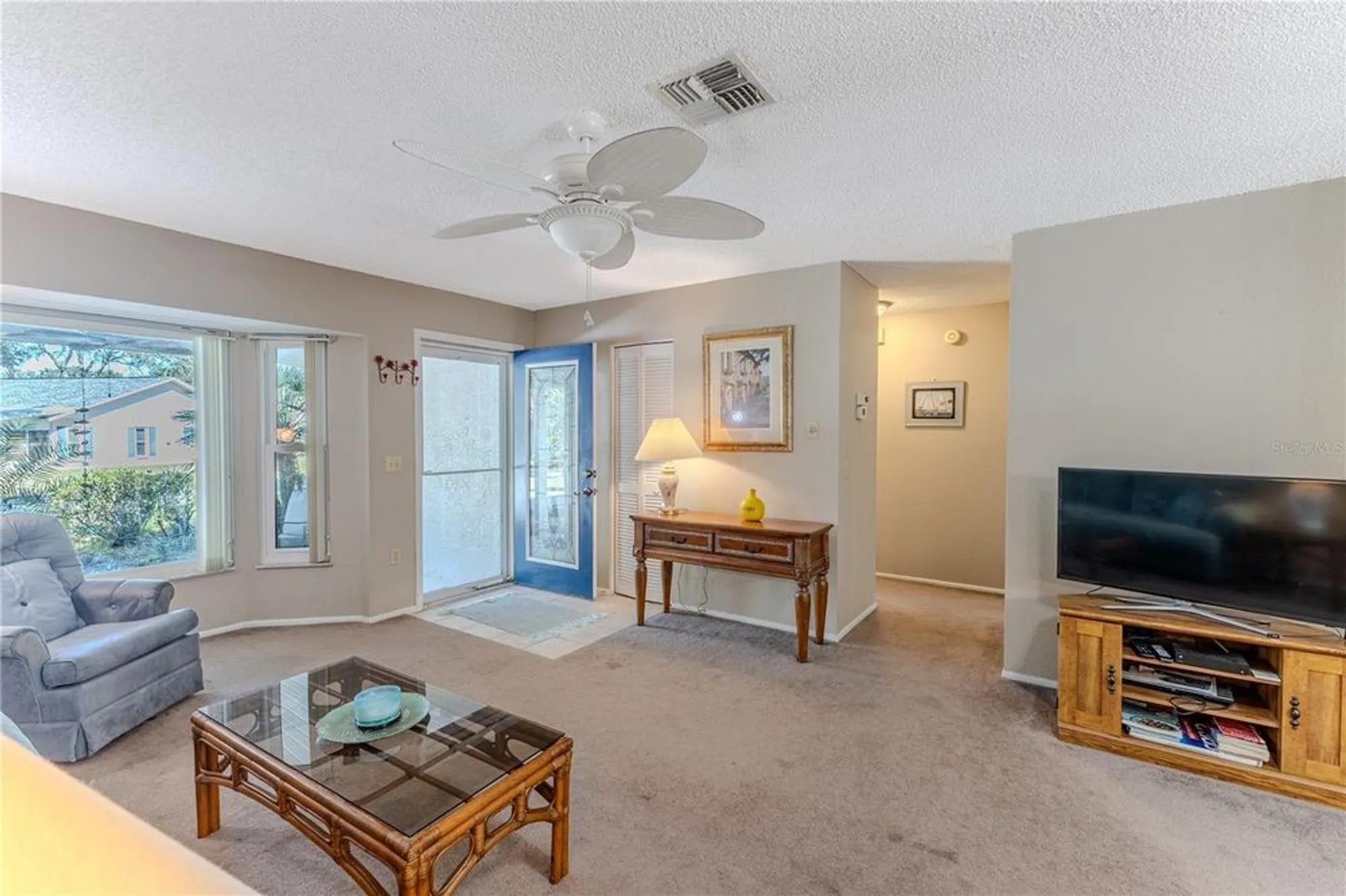 Property Slideshow image 8 of 50 | 6375 ocean pines ln, Spring Hill, FL, 34606