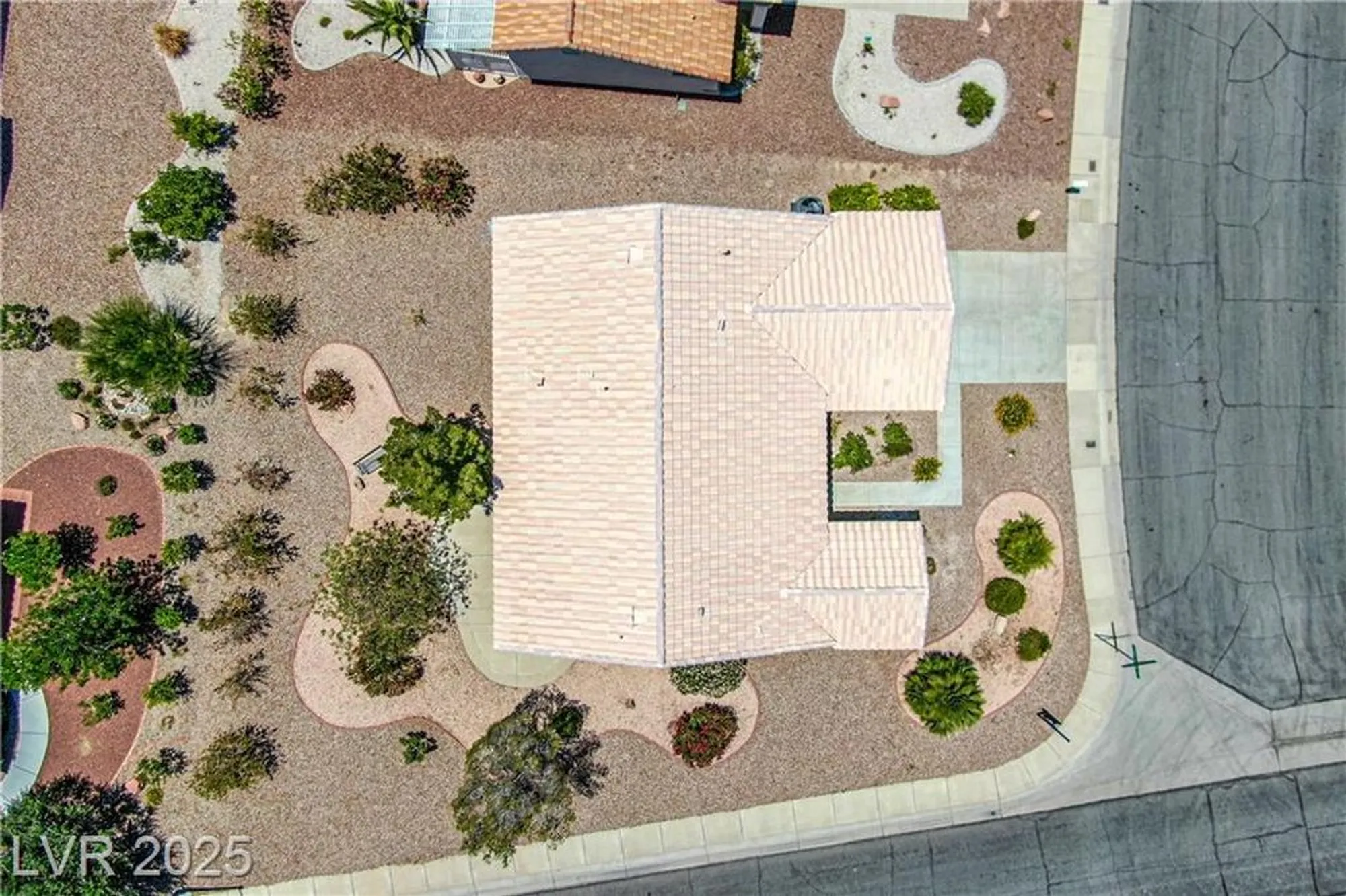 Property Slideshow image 23 of 37 | 10301 coal creek pl, Las Vegas, NV, 89134