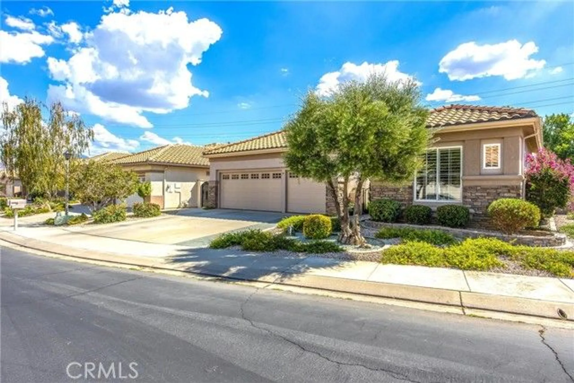 Property Slideshow image 3 of 54 | 4976 silverado ave, Banning, CA, 92220