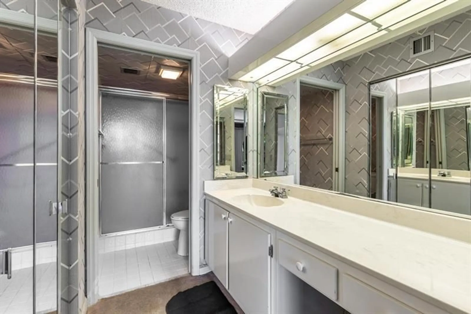 Property Slideshow image 20 of 26 | 10370 e clairmont cir 302, Tamarac, FL, 33321