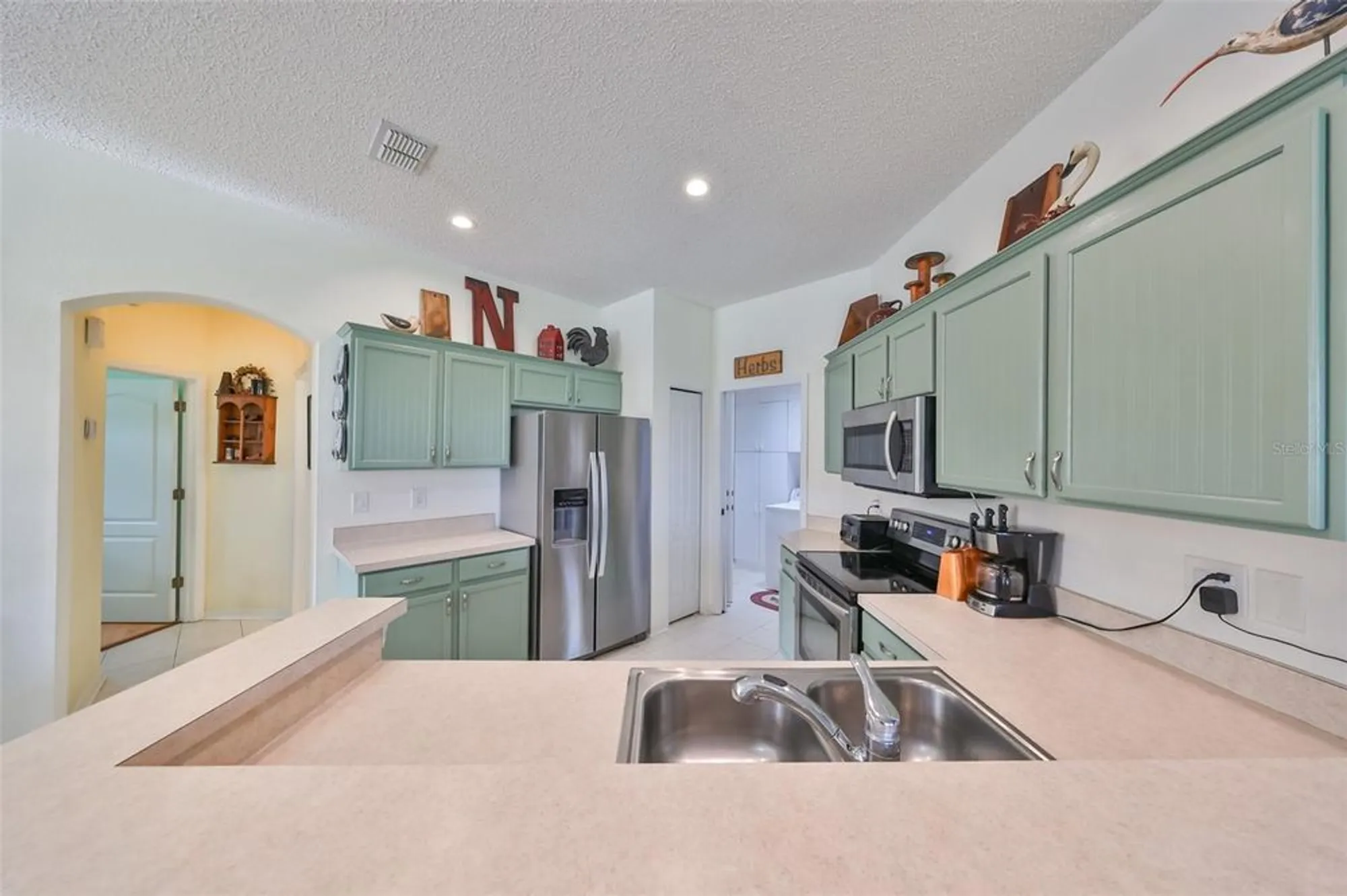 Property Slideshow image 15 of 41 | 2019 acadia greens dr, Sun City Center, FL, 33573