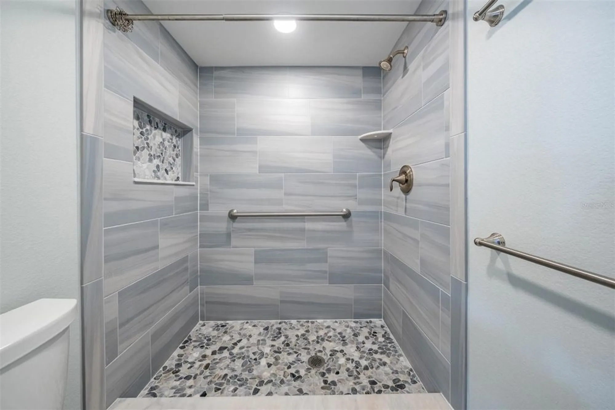 Property Slideshow image 14 of 60 | 9 haig pl 104, Dunedin, FL, 34698