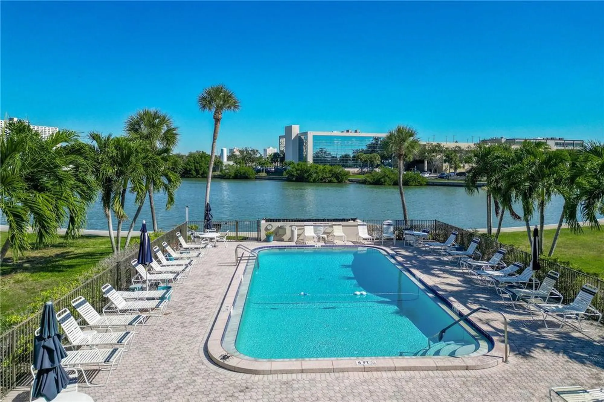 Property Slideshow image 39 of 45 | 7425 bay island dr 108, South Pasadena, FL, 33707