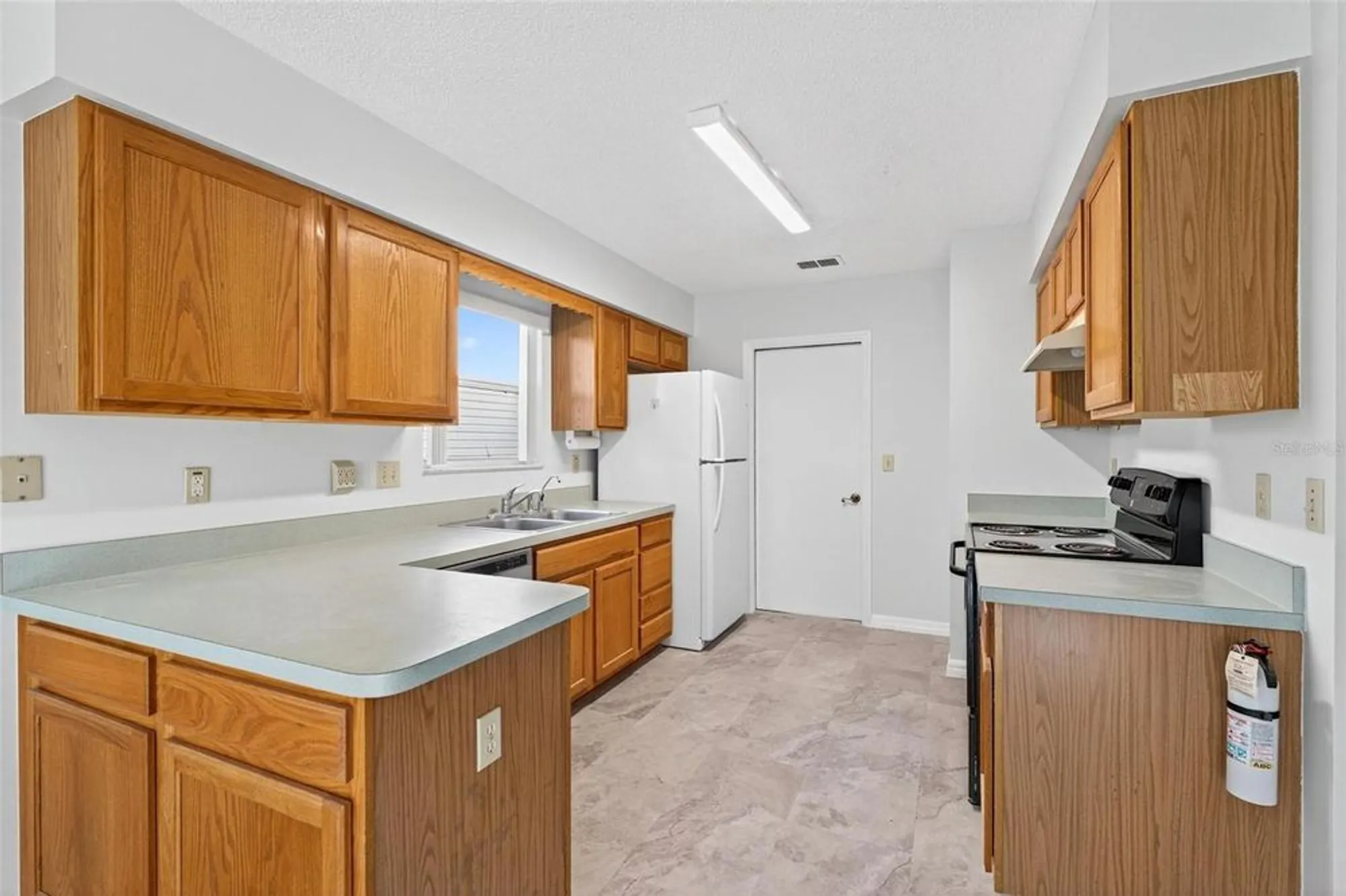 Property Slideshow image 13 of 60 | 651 timbercrest dr, Leesburg, FL, 34748