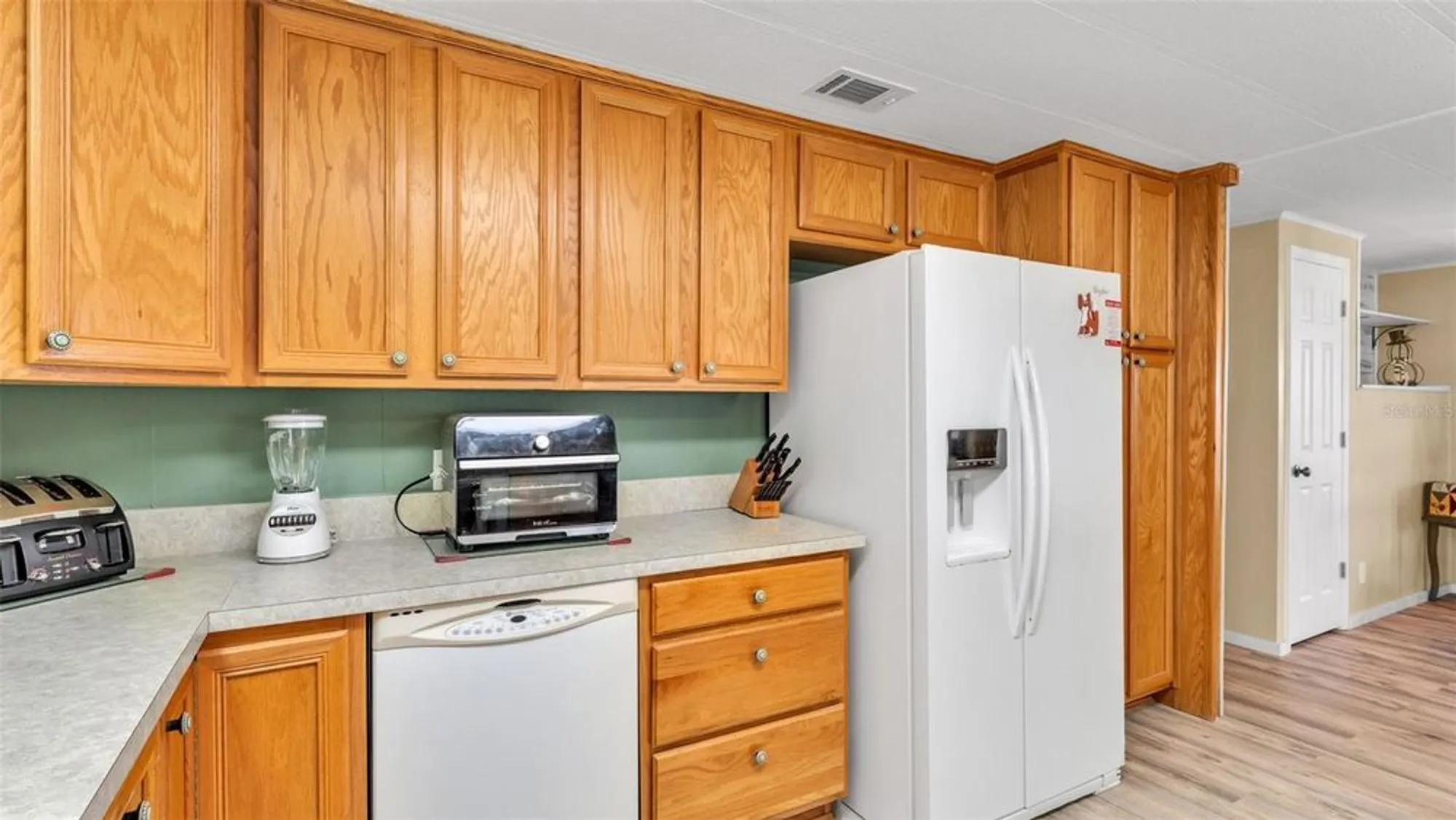 Property Slideshow image 17 of 52 | 1620 foxway dr, Lakeland, FL, 33810