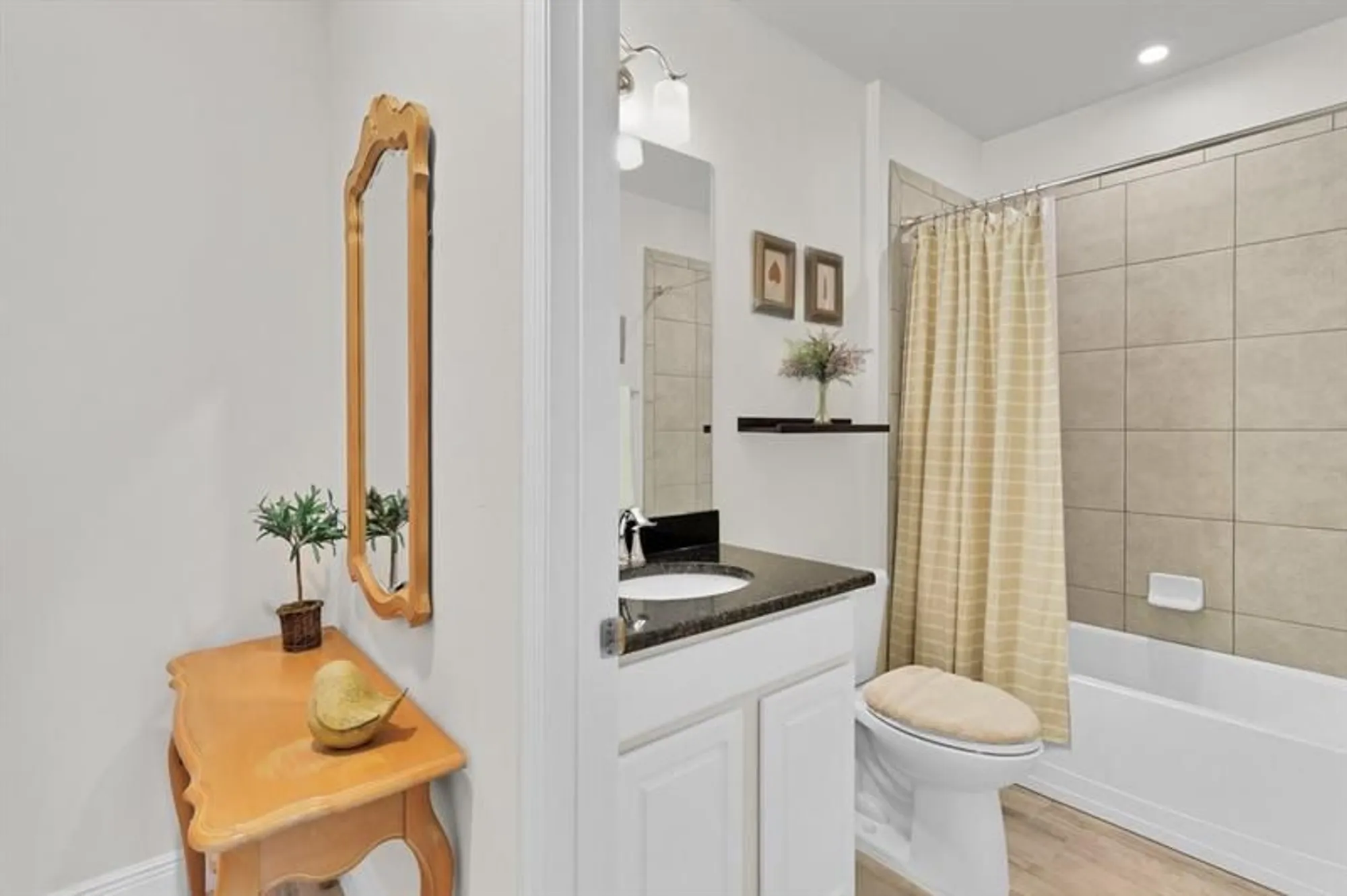 Property Slideshow image 22 of 47 | 5949 buttonwood sq, Vero Beach, FL, 32966