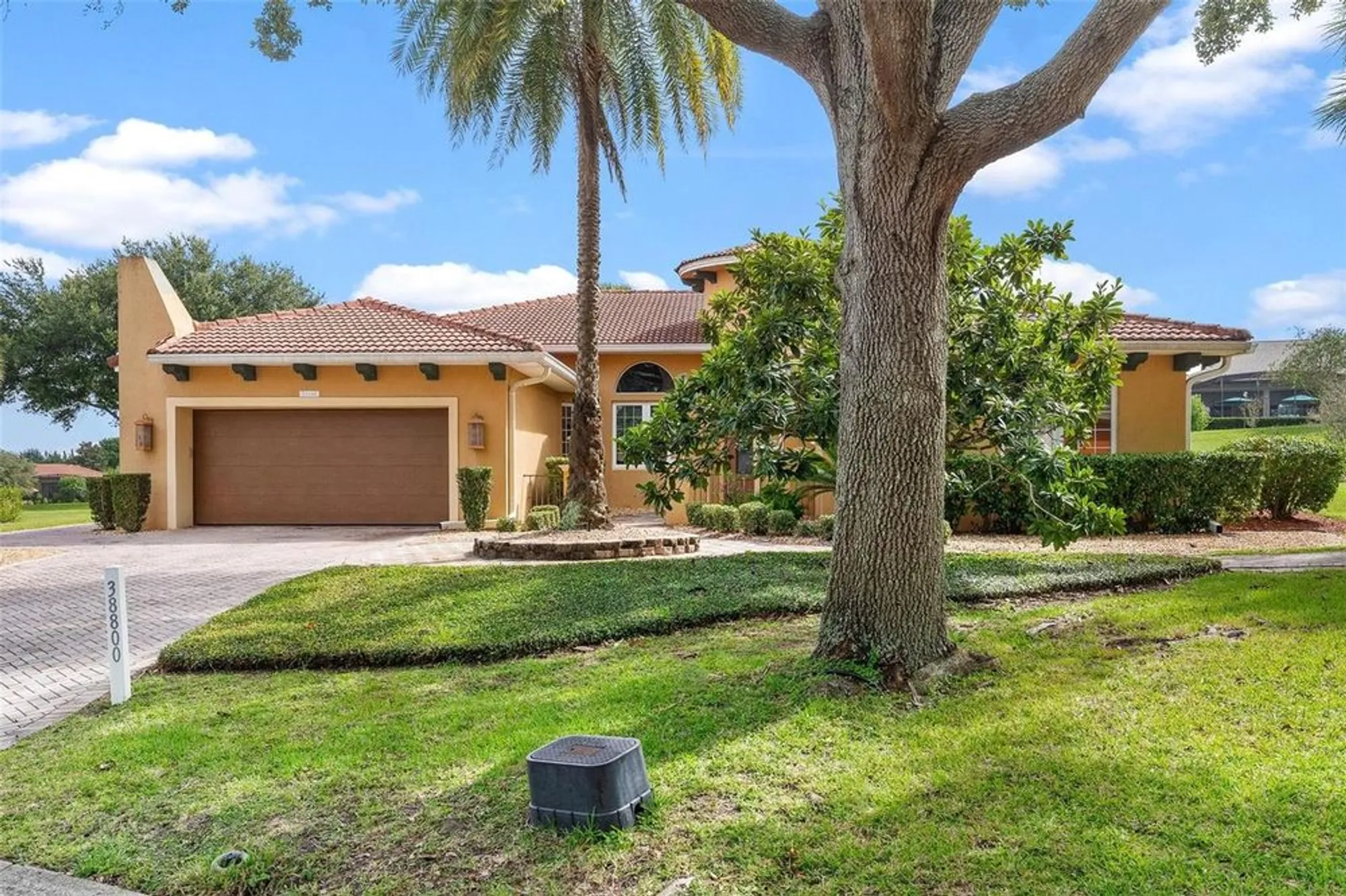 Property Slideshow image 1 of 47 | 38800 harborwoods pl, Lady Lake, FL, 32159