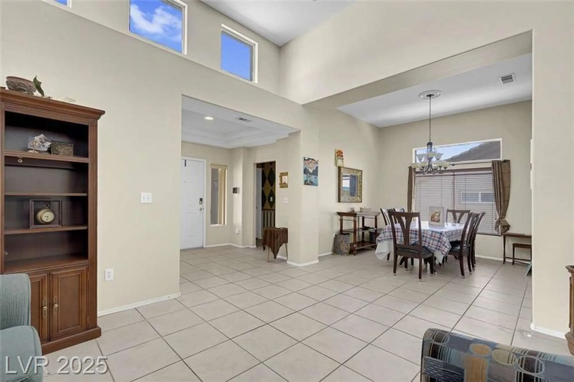 Property Slideshow image 10 of 44 | 10017 bundella dr, Las Vegas, NV, 89134