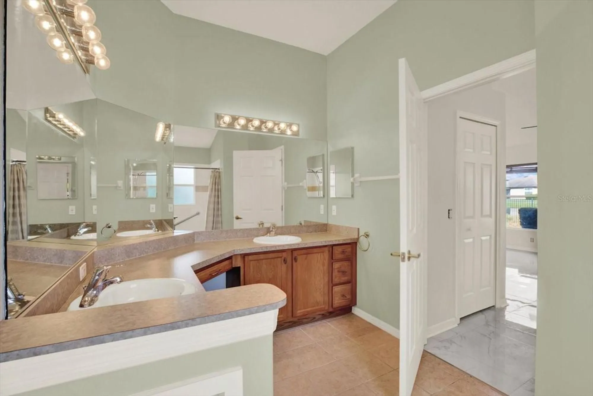 Property Slideshow image 20 of 49 | 1851 arbor knoll loop, Trinity, FL, 34655