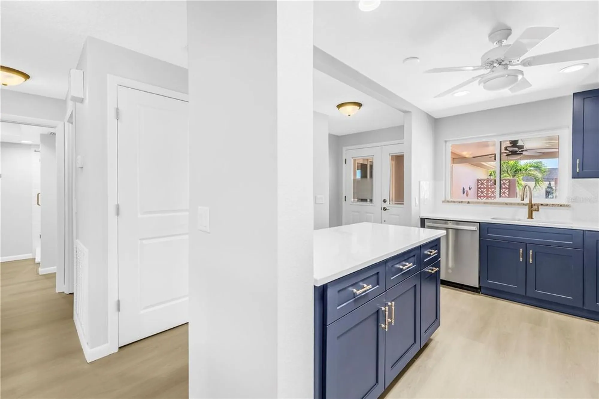 Property Slideshow image 15 of 97 | 433 boca ciega point blvd s # 1012, St Petersburg, FL, 33708