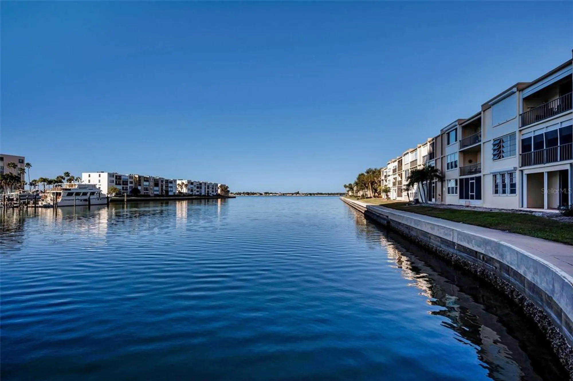 Property Slideshow image 44 of 75 | 7420 bay island dr 374, South Pasadena, FL, 33707