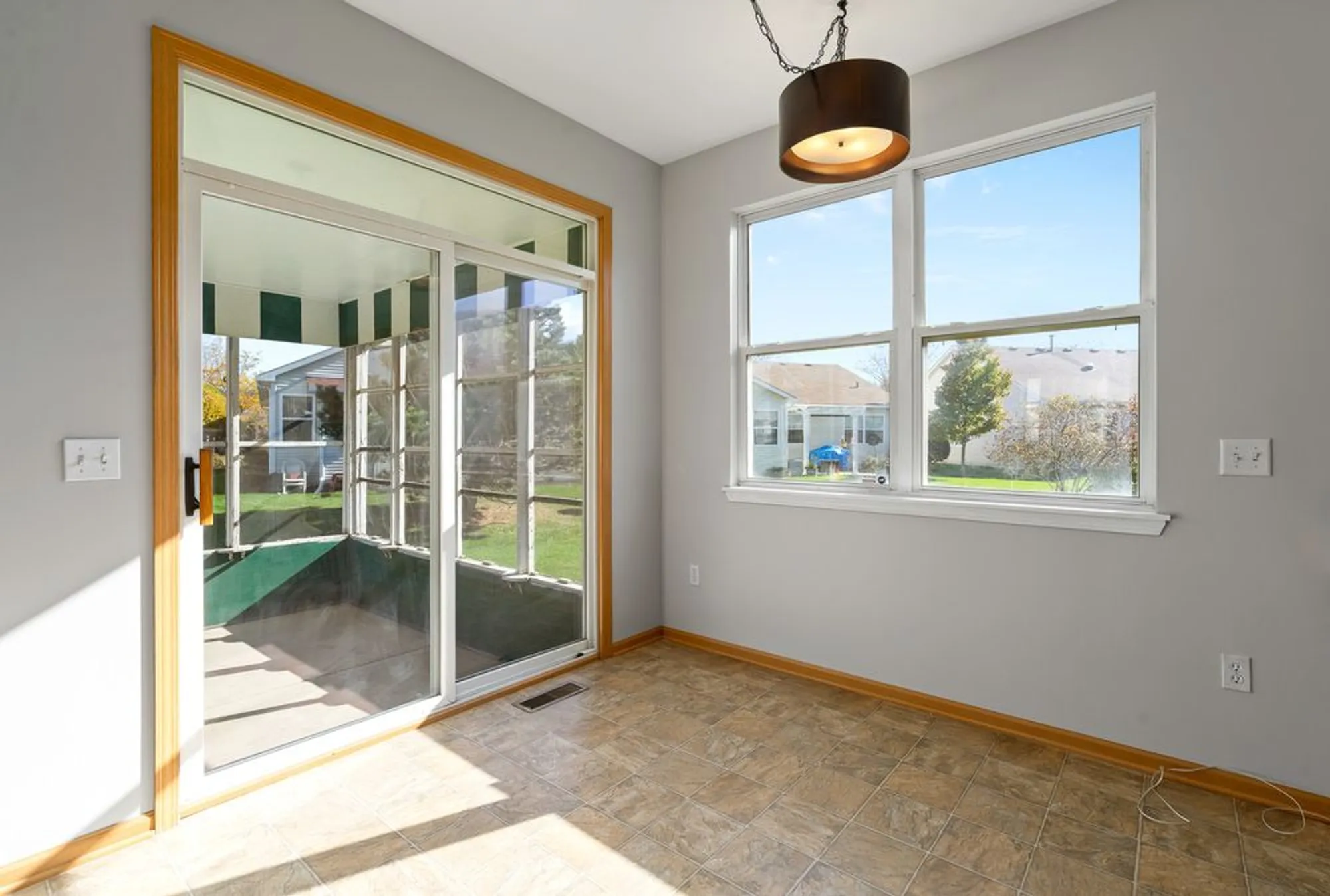 Property Slideshow image 23 of 34 | 721 s wellston ln, Romeoville, IL, 60446