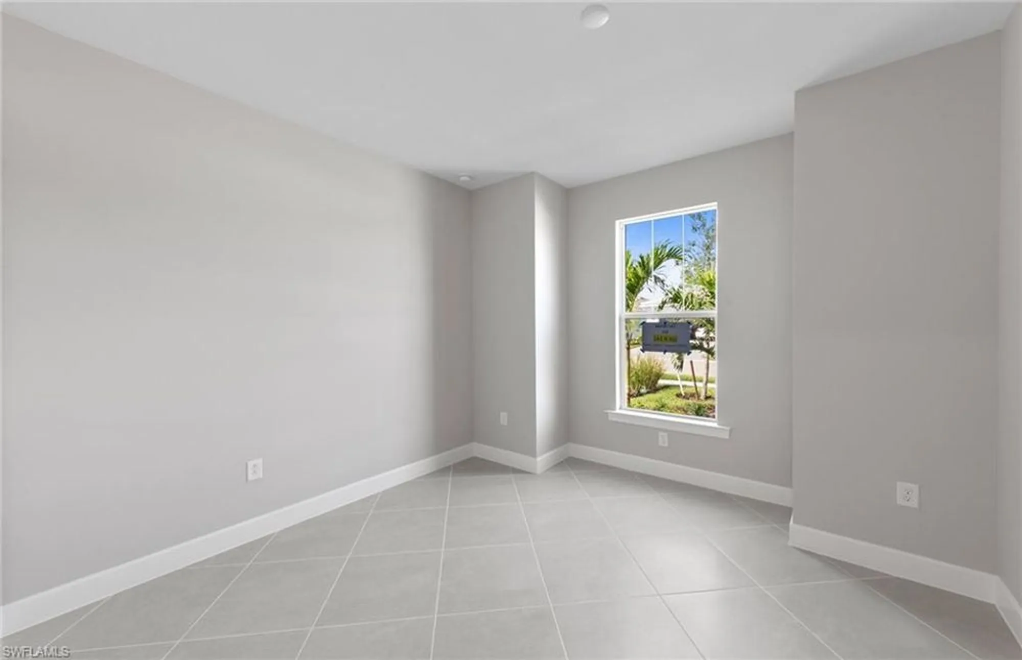 Property Slideshow image 12 of 29 | 12401 basalt ln, Alva, FL, 33920