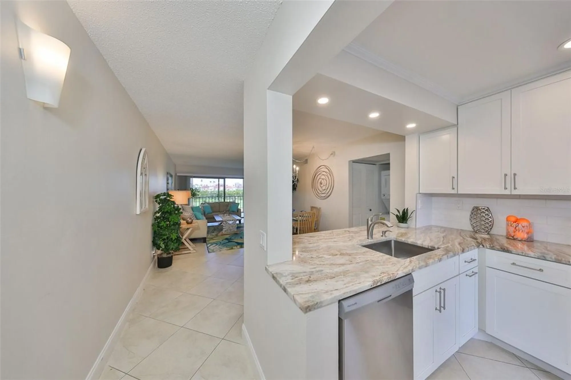 Property Slideshow image 4 of 35 | 6269 palma del mar blvd s apt 206, Saint Petersburg, FL, 33715