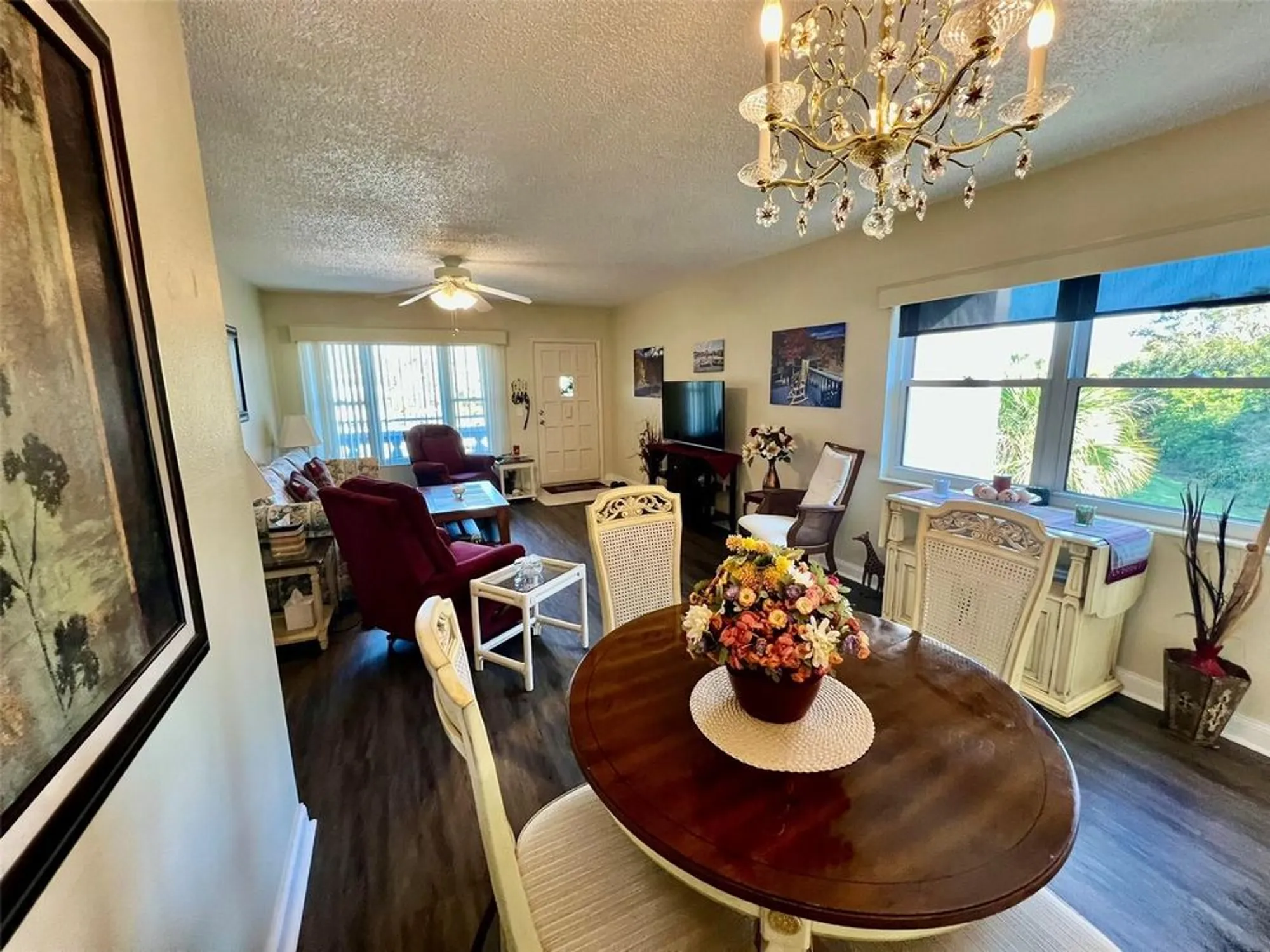 Property Slideshow image 7 of 44 | 2461 rhodesian dr 51, Clearwater, FL, 33763