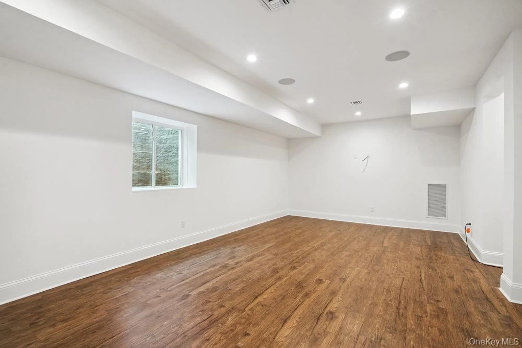 Property Slideshow image 37 of 46 | 46 plainview rd, Woodbury, NY, 11797