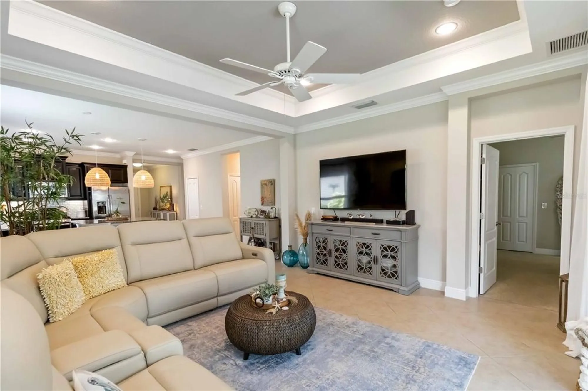 Property Slideshow image 12 of 70 | 12252 stuart dr, Venice, FL, 34293