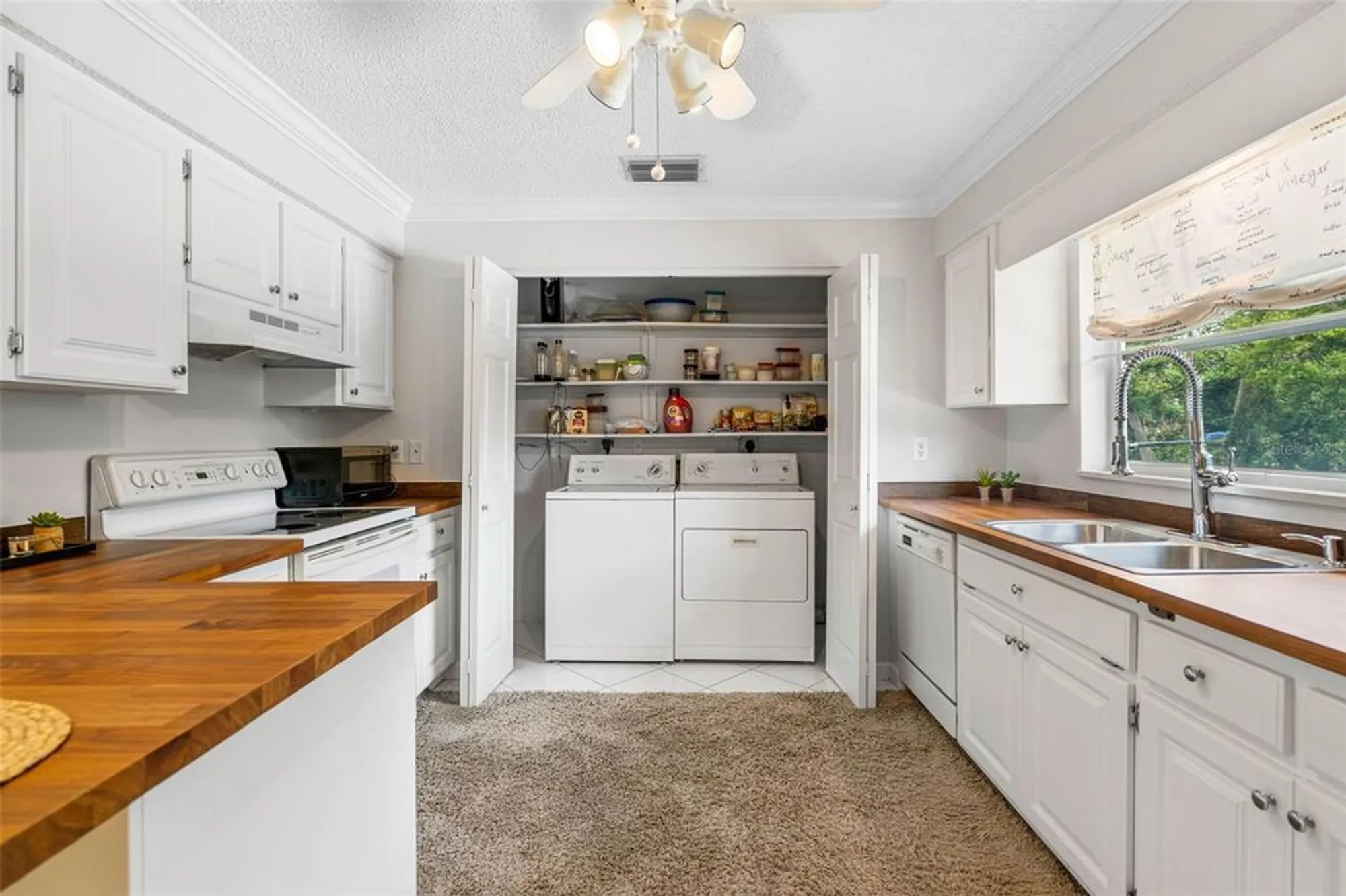 Property Slideshow image 7 of 26 | 4454 narraganset trl 94a, Sarasota, FL, 34233