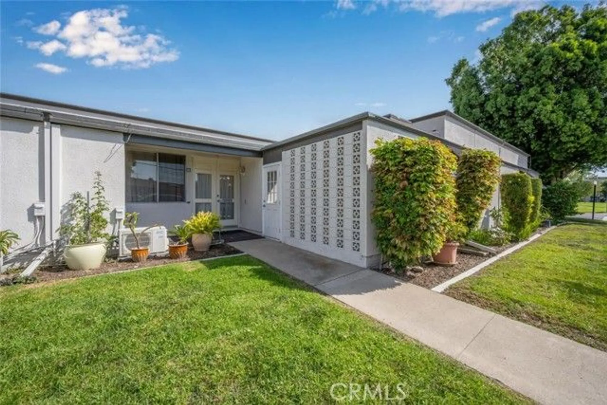 Property Slideshow image 1 of 42 | 13120 del monte dr apt 47g, Seal Beach, CA, 90740