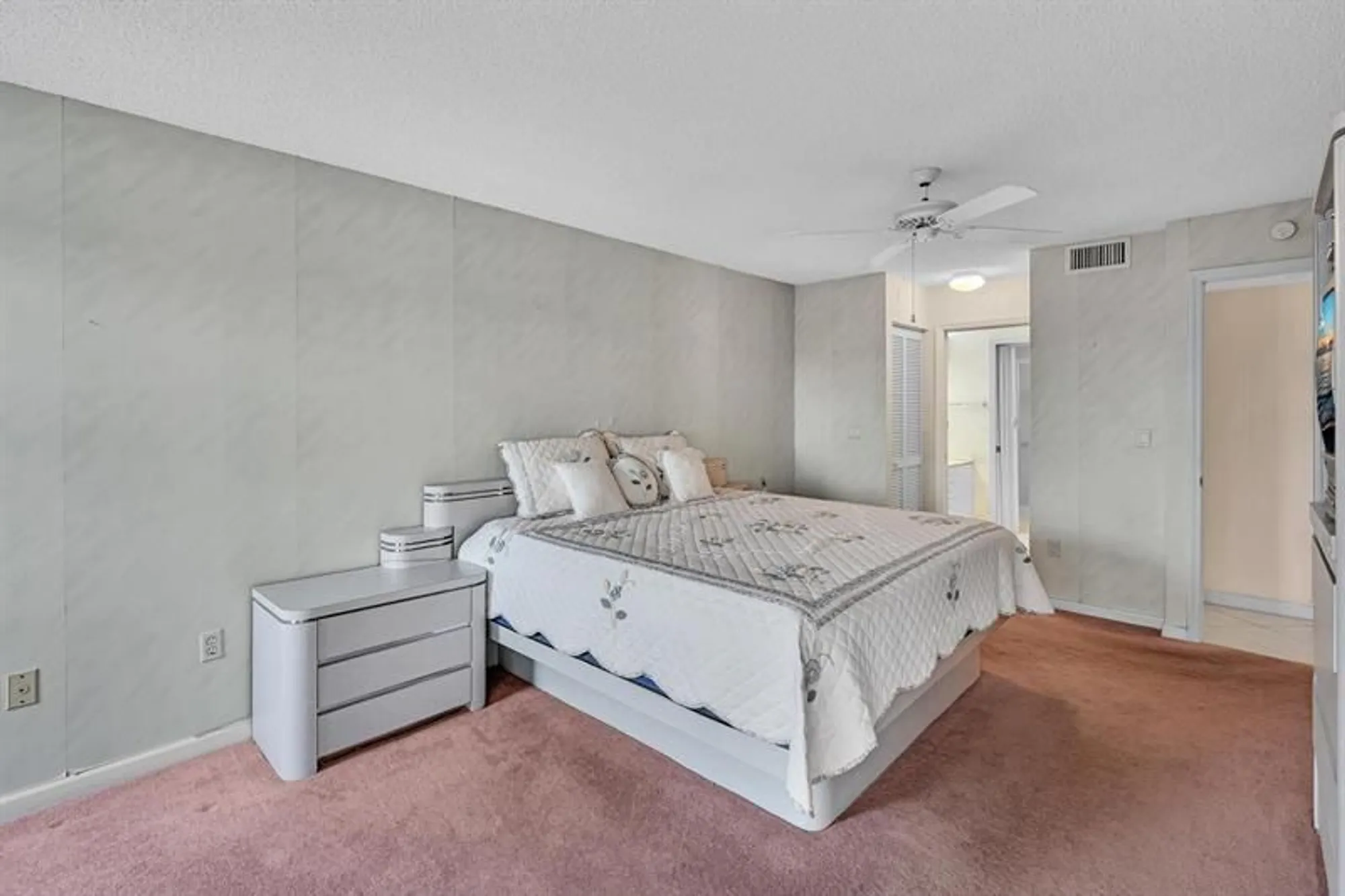 Property Slideshow image 26 of 81 | 7377 granville dr 311, Tamarac, FL, 33321