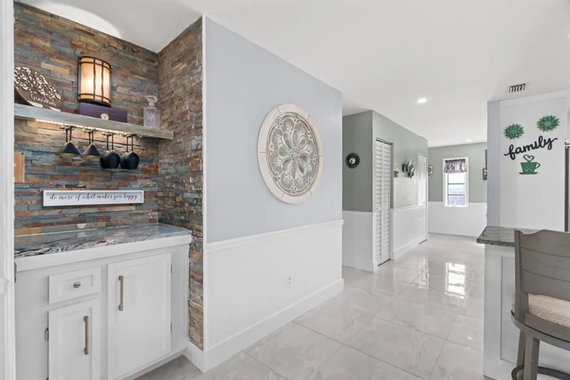 Property Slideshow image 19 of 42 | 21215 lago cir f, Boca Raton, FL, 33433