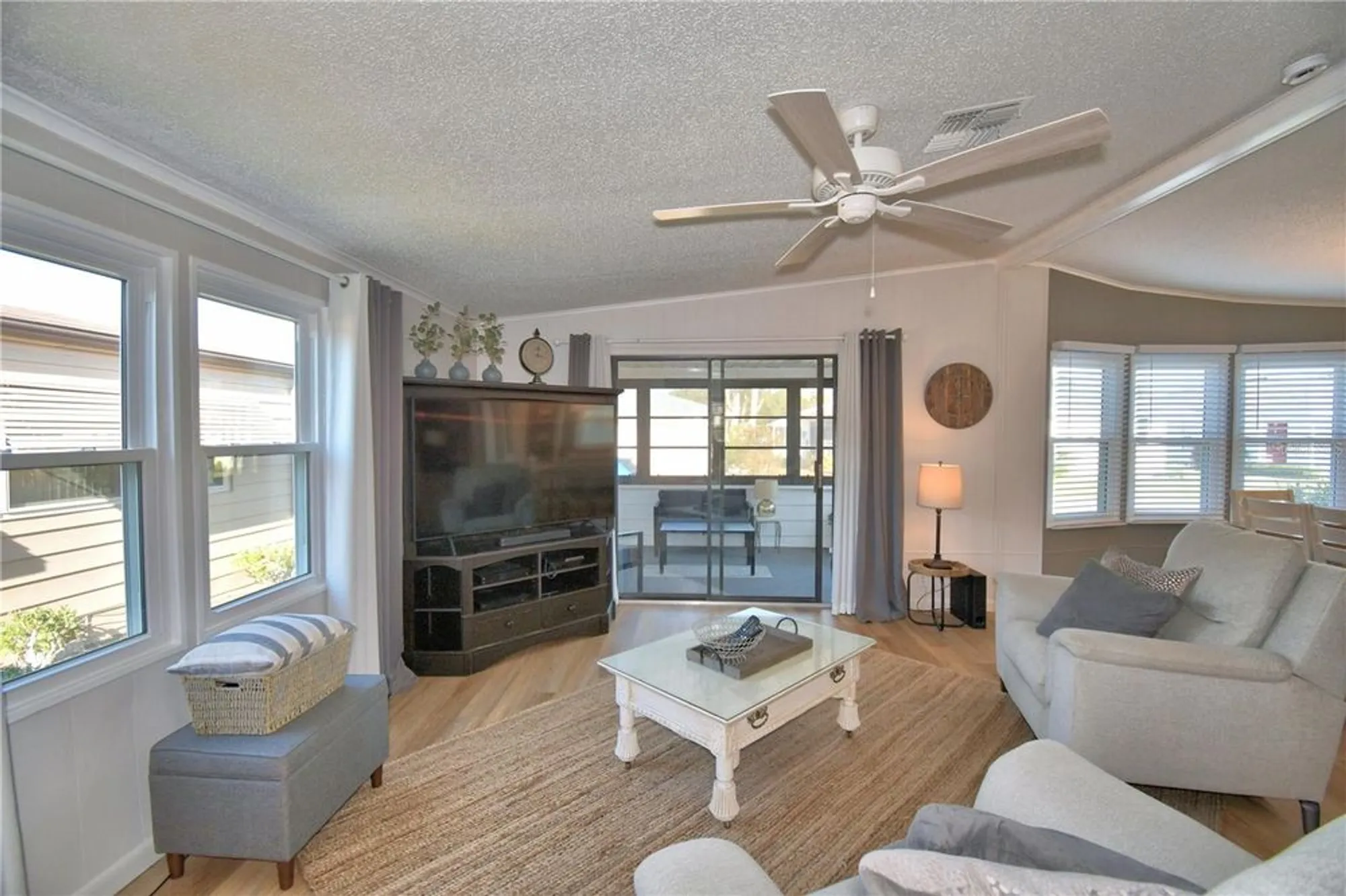 Property Slideshow image 19 of 50 | 4849 goldenview ln, Lakeland, FL, 33811