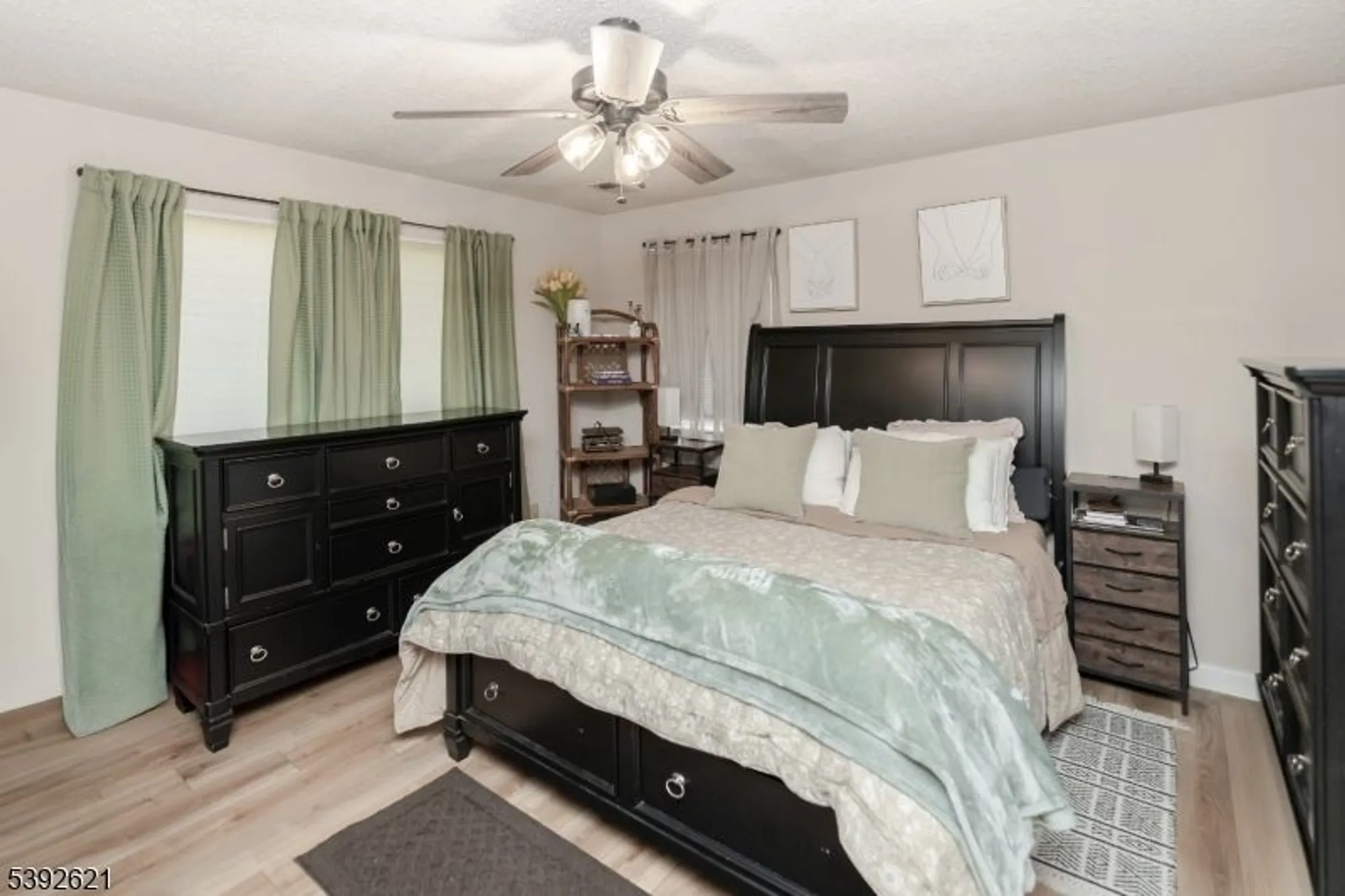 Property Slideshow image 25 of 39 | 31 drake way, Roxbury Twp, NJ, 07836