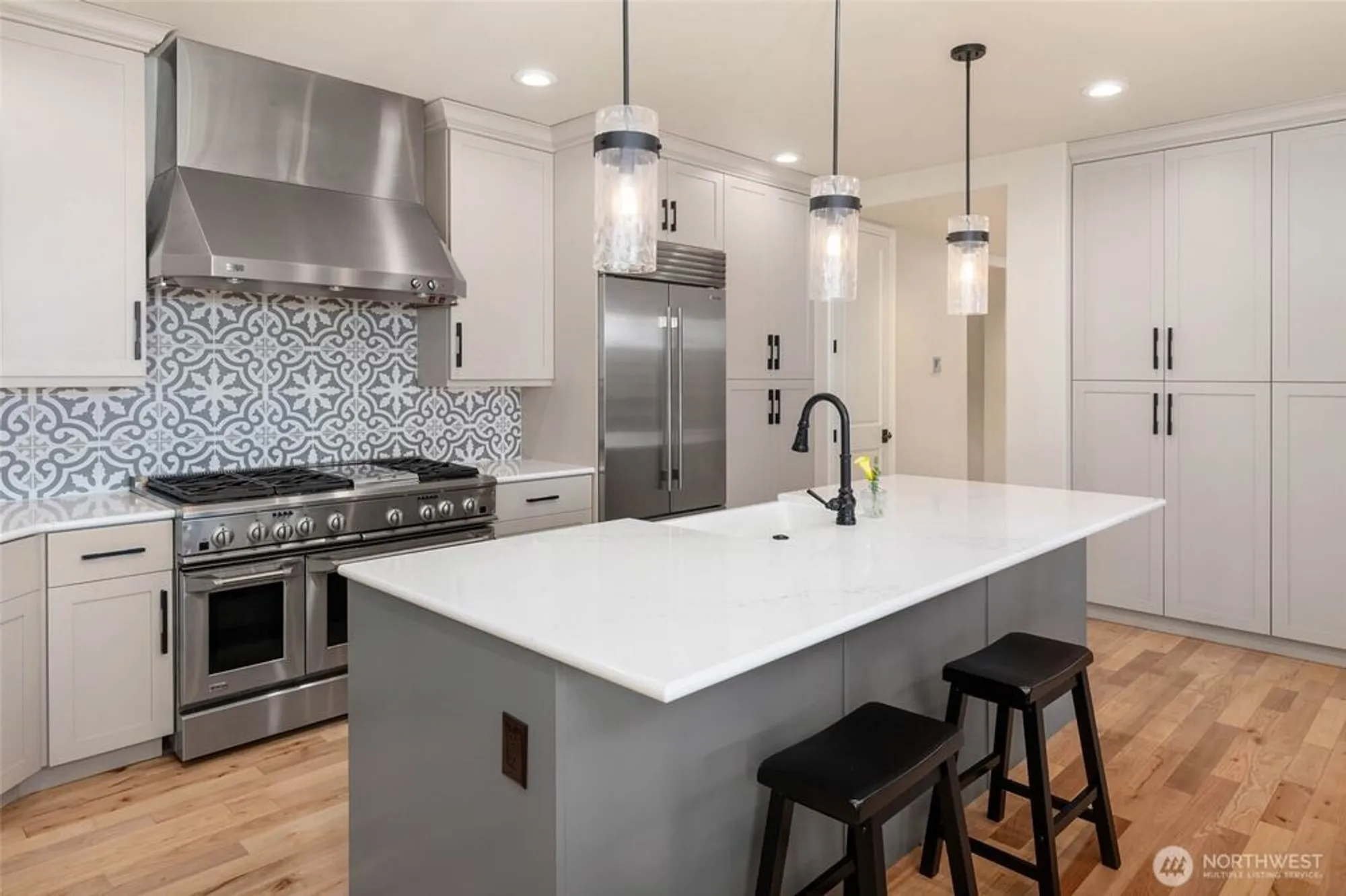 Property Slideshow image 10 of 38 | 12438 243rd pl, Redmond, WA, 98053