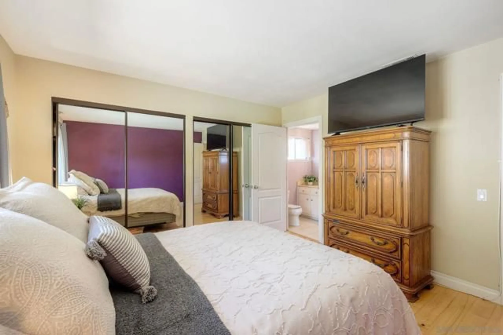 Property Slideshow image 22 of 34 | 12528 niego ln, San Diego, CA, 92128