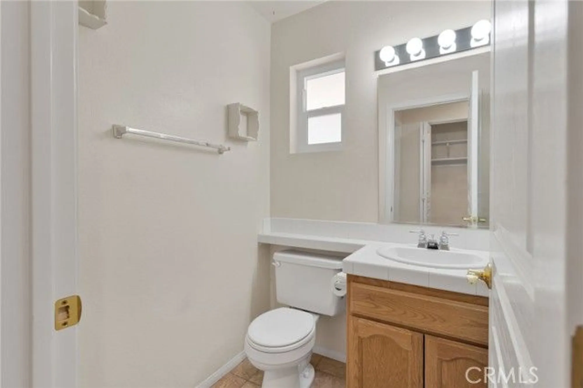 Property Slideshow image 20 of 28 | 11236 bunker cir, Apple Valley, CA, 92308