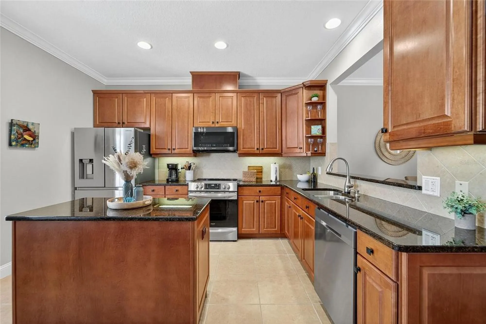 Property Slideshow image 25 of 90 | 114 aberdeen pond dr, Apollo Beach, FL, 33572