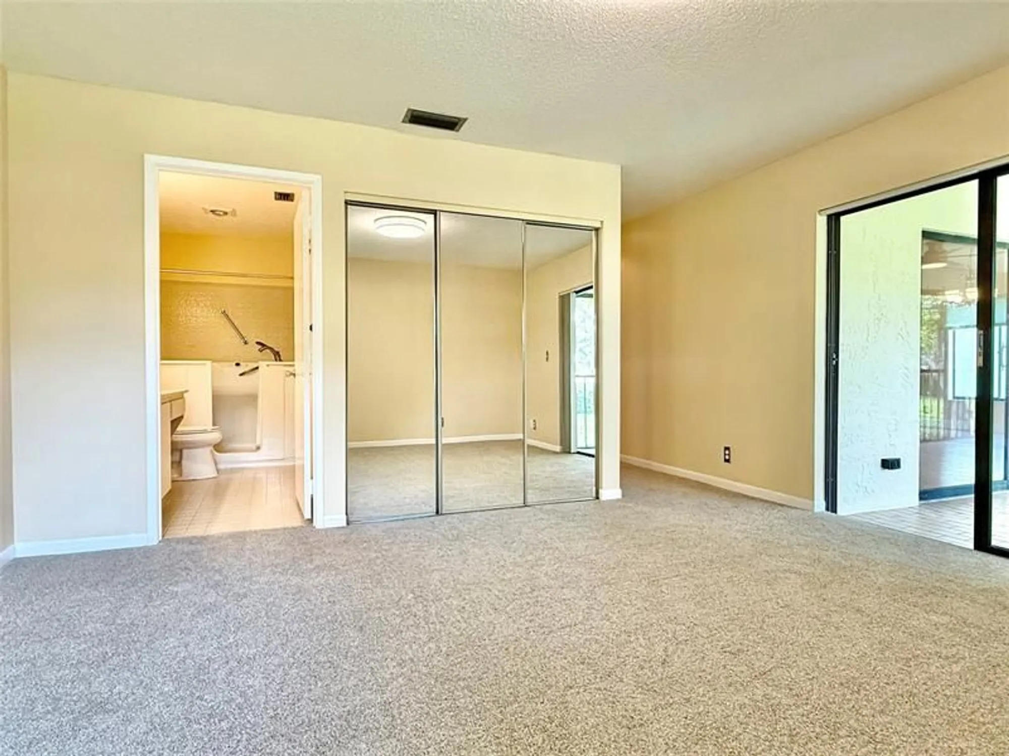 Property Slideshow image 24 of 62 | 10805 bahama palm way apt 201, Boynton Beach, FL, 33437