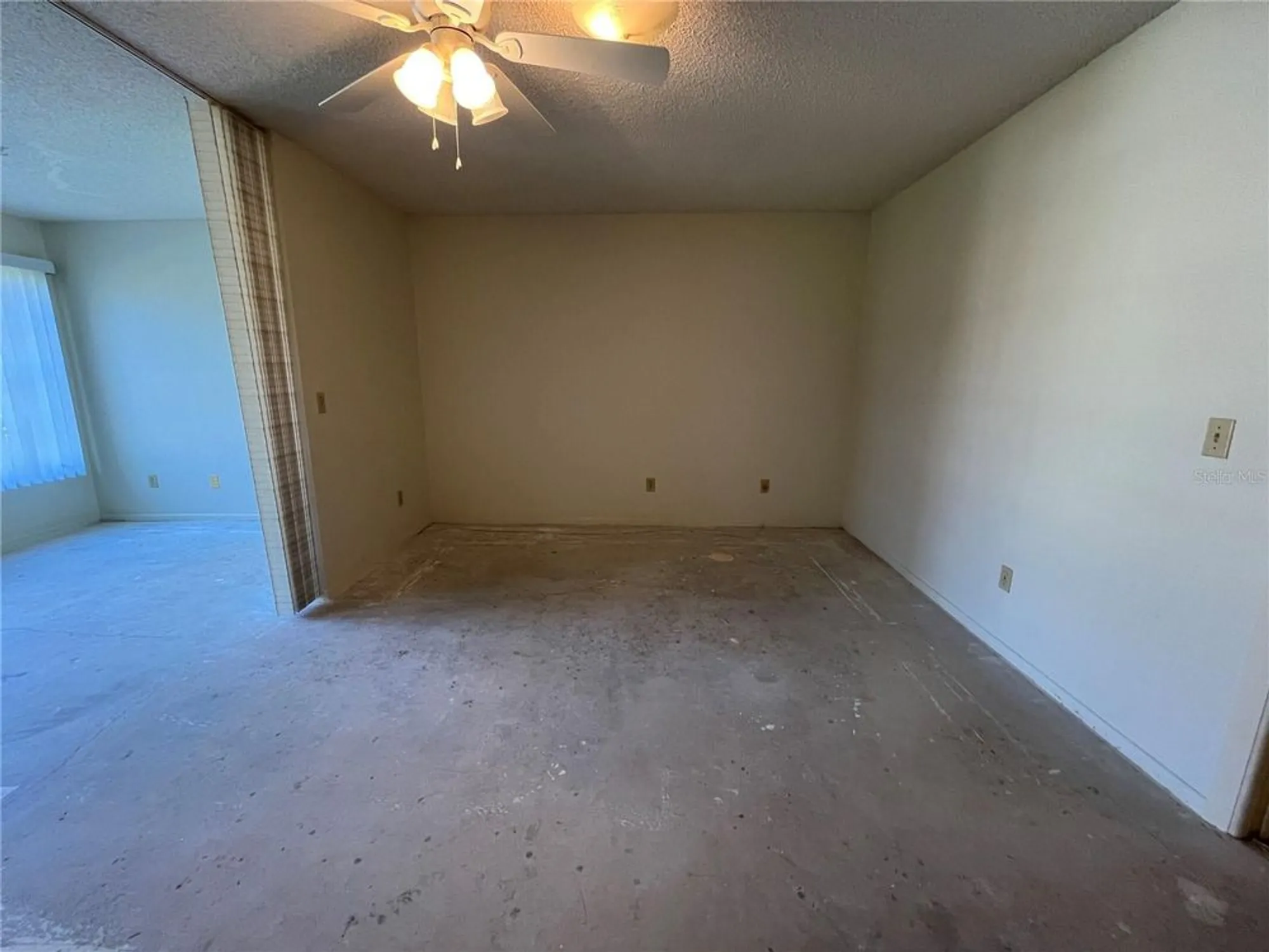 Property Slideshow image 11 of 36 | 2100 world parkway blvd apt 56, Clearwater, FL, 33763