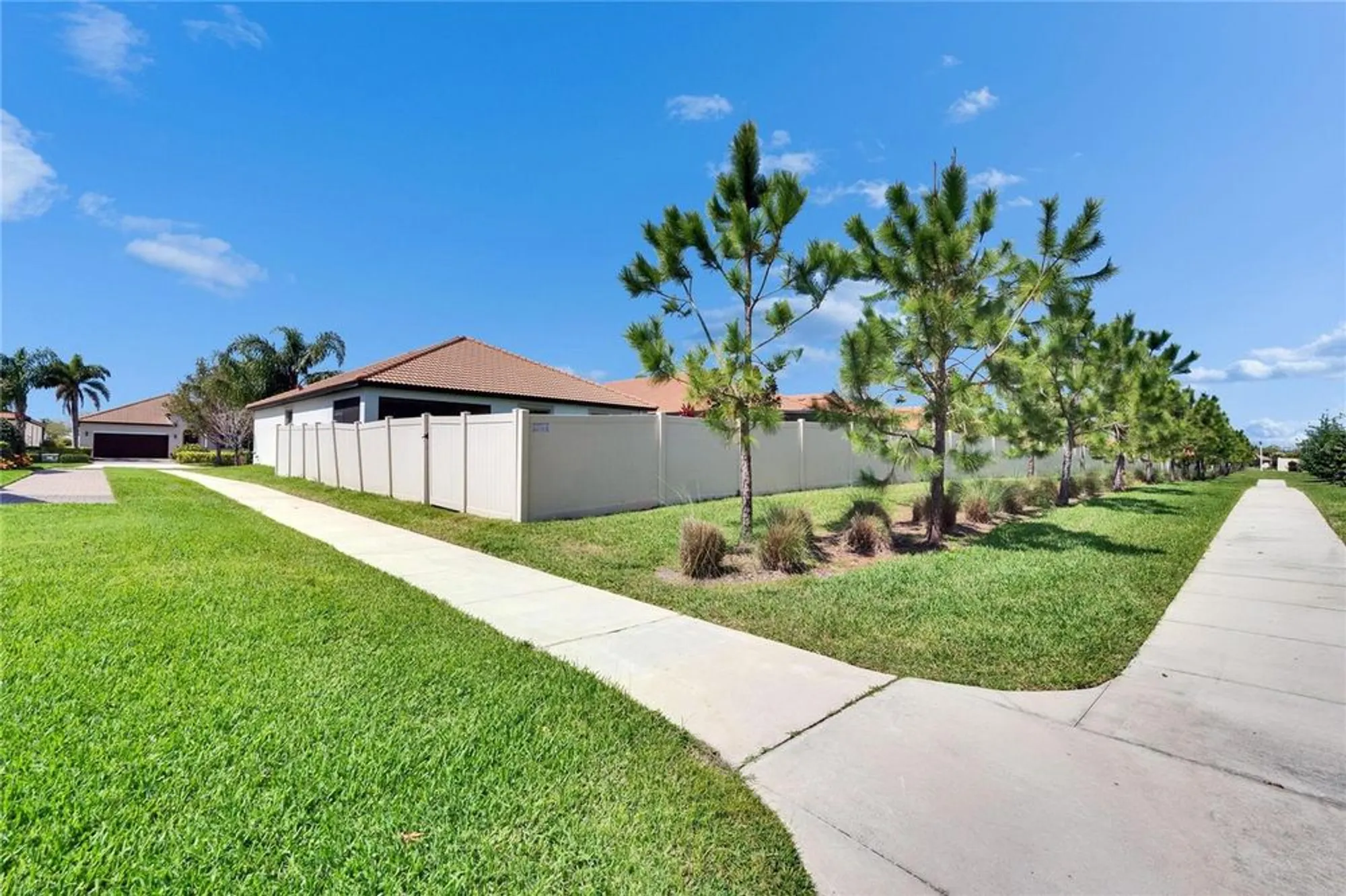 Property Slideshow image 51 of 98 | 16868 scuba crest st, Wimauma, FL, 33598
