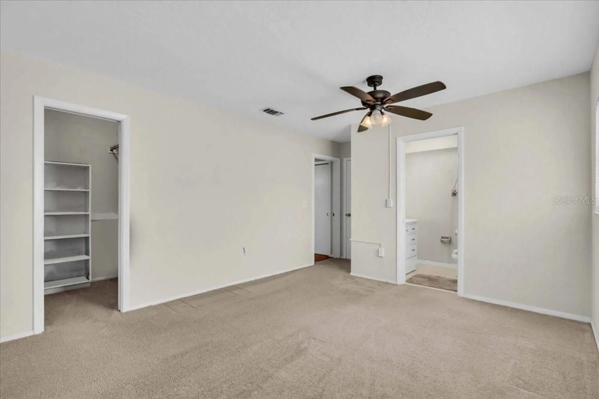 Property Slideshow image 19 of 31 | 3140 village green dr # 1119, Sarasota, FL, 34239