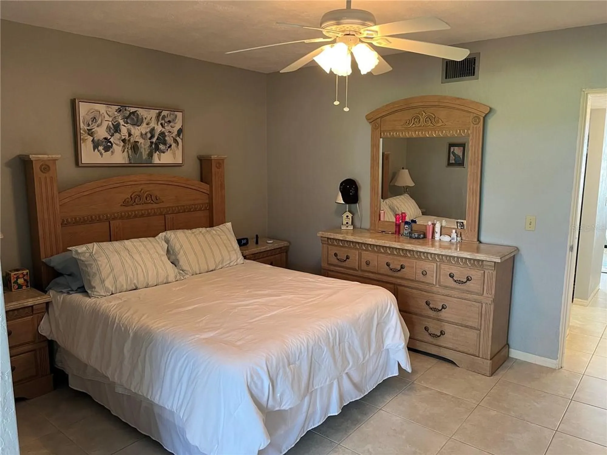 Property Slideshow image 12 of 41 | 2462 brazilia dr 22, Clearwater, FL, 33763