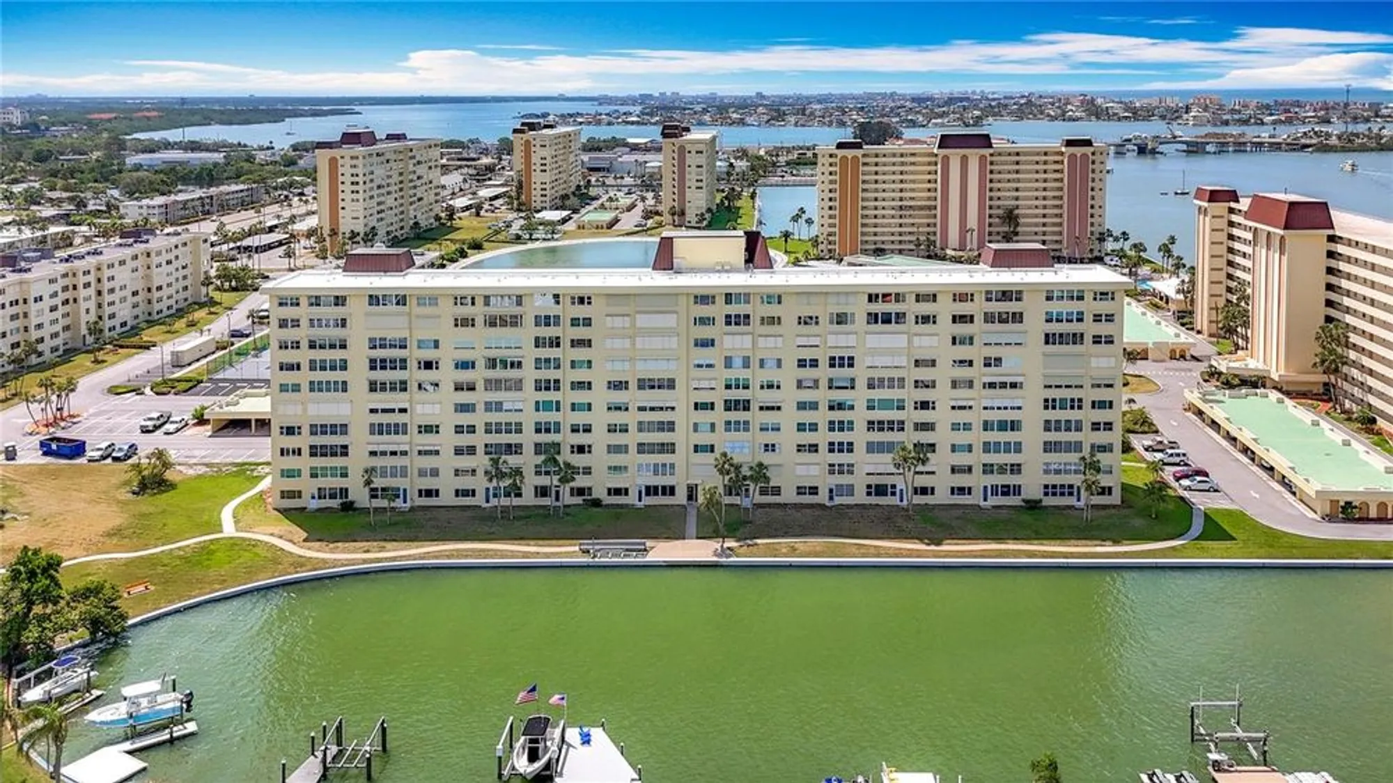 Property Slideshow image 44 of 61 | 4725 cove cir apt 908, St Petersburg, FL, 33708