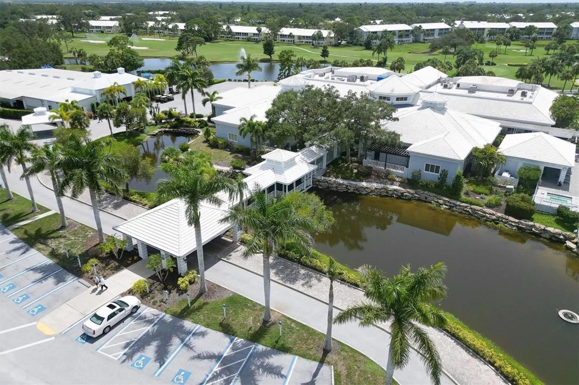 Property Slideshow image 34 of 44 | 914 barclay ct, Venice, FL, 34293