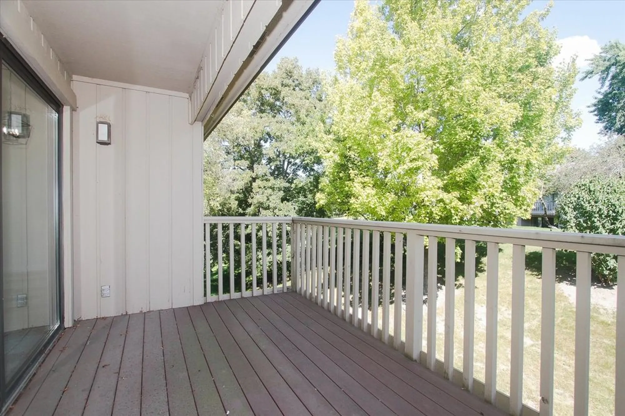 Property Slideshow image 23 of 32 | 78a foxwood ln # m169, Lake Barrington, IL, 60010