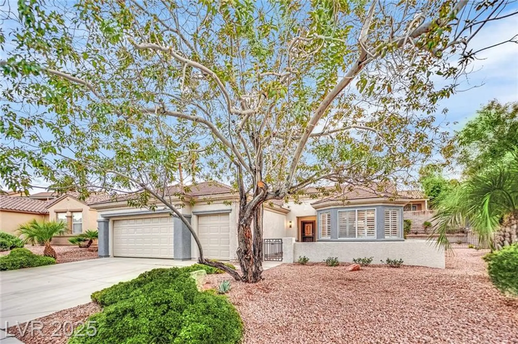 Property Slideshow image 2 of 37 | 1668 wellington springs ave, Henderson, NV, 89052