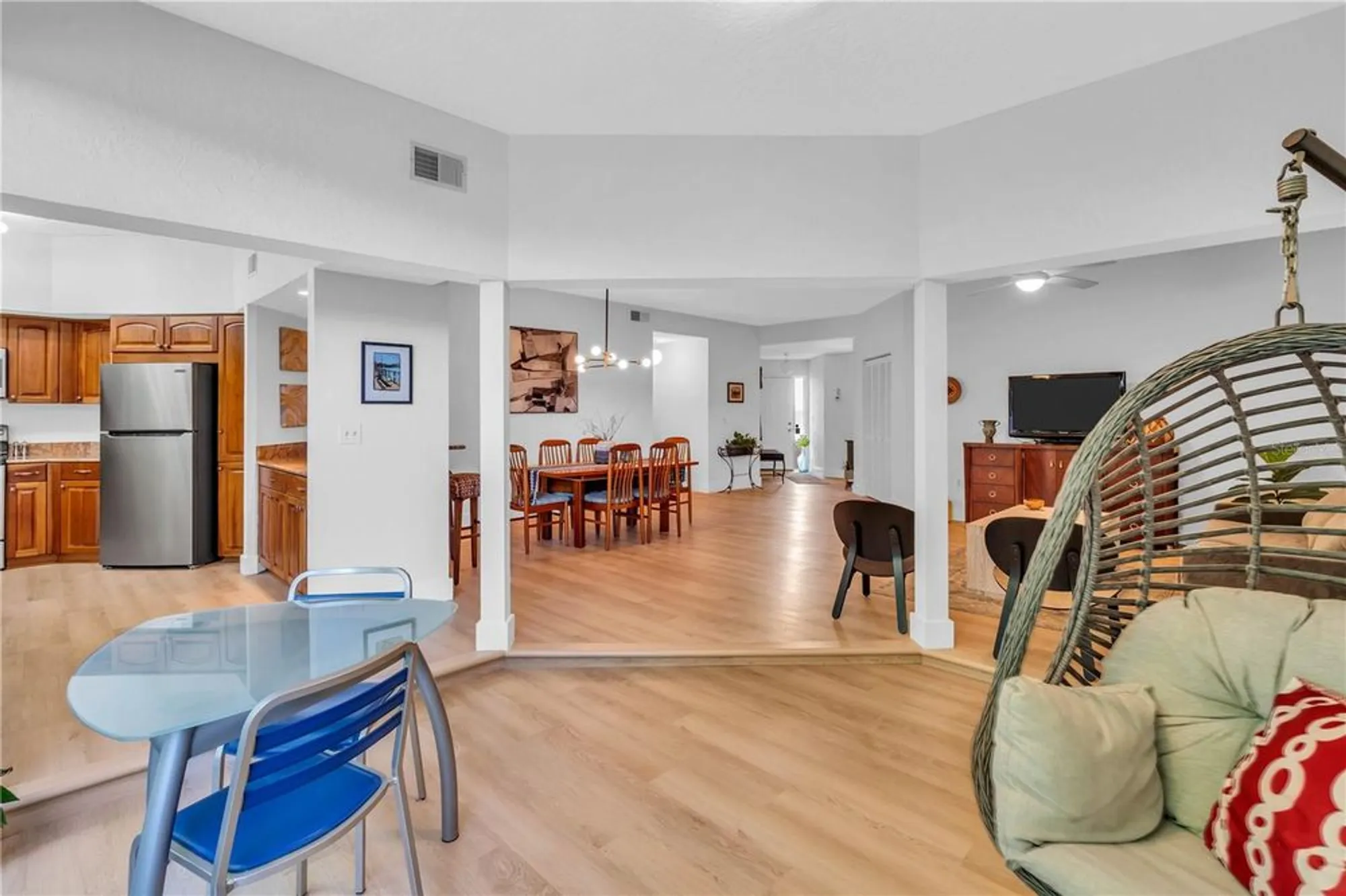 Property Slideshow image 9 of 44 | 1720 starling dr 103, Sarasota, FL, 34231