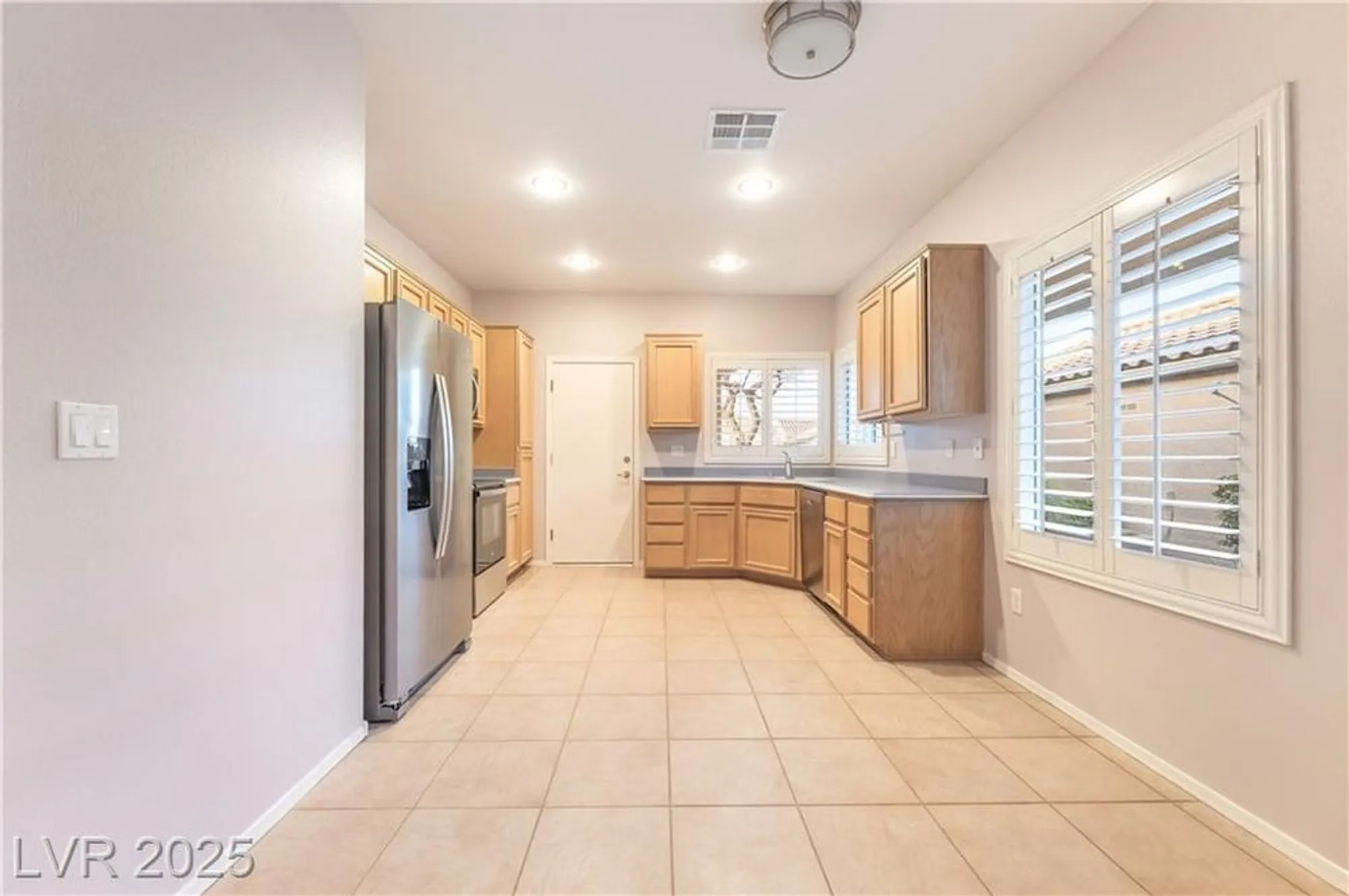Property Slideshow image 15 of 52 | 2810 meadow park ave, Henderson, NV, 89052