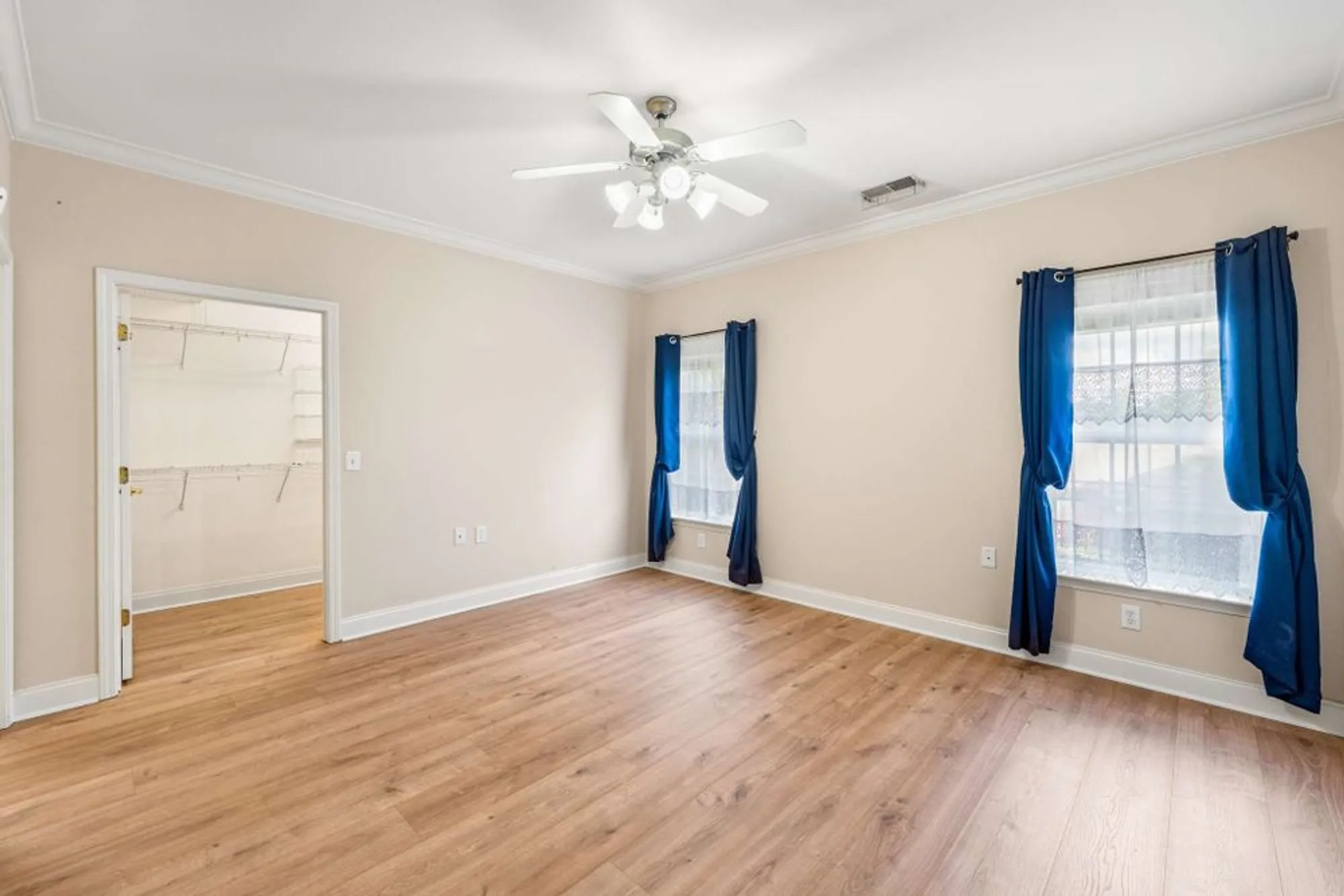 Property Slideshow image 32 of 47 | 215 wrennewood ln, Franklin, TN, 37064