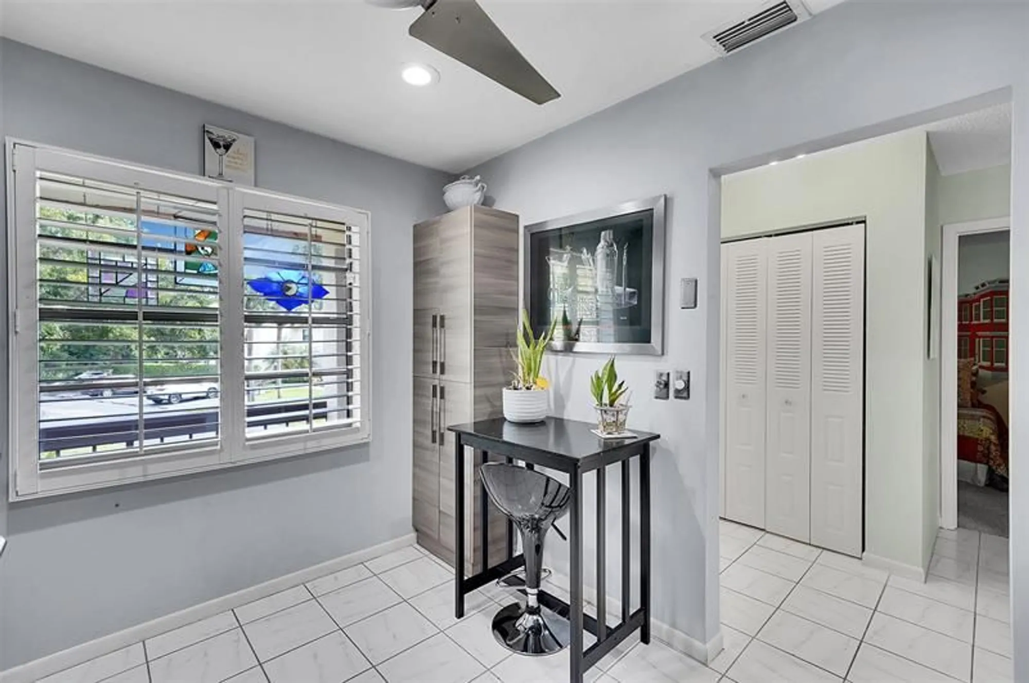 Property Slideshow image 9 of 52 | 7951 eastlake dr d, Boca Raton, FL, 33433