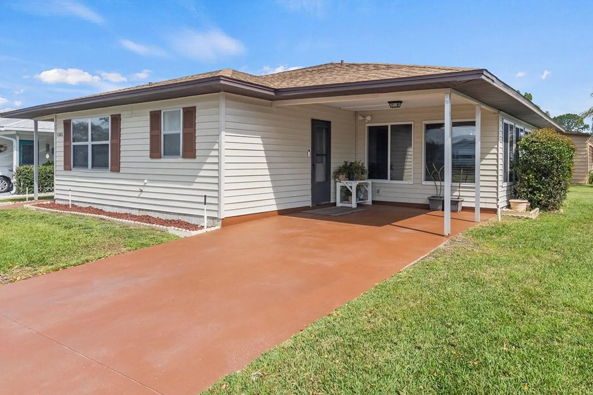 Property Slideshow image 1 of 33 | 4846 colonnades club blvd, Lakeland, FL, 33811