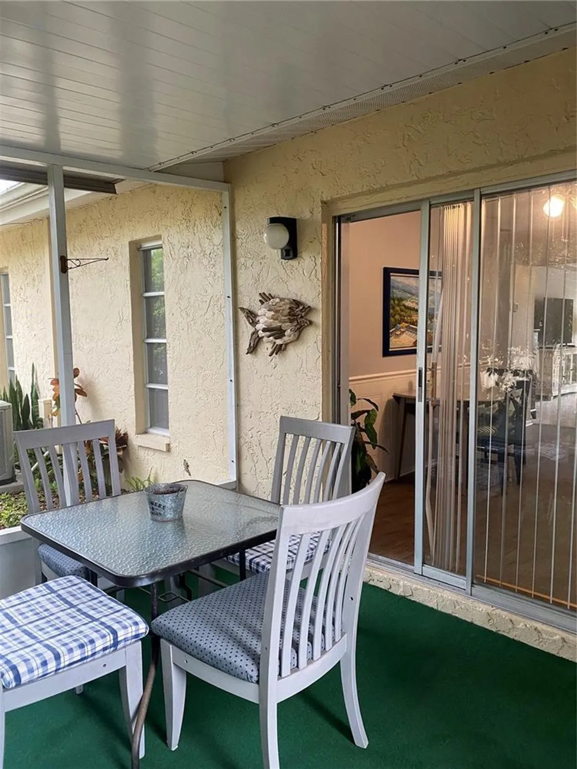 Property Slideshow image 27 of 38 | 832 cambridge ct, Dunedin, FL, 34698