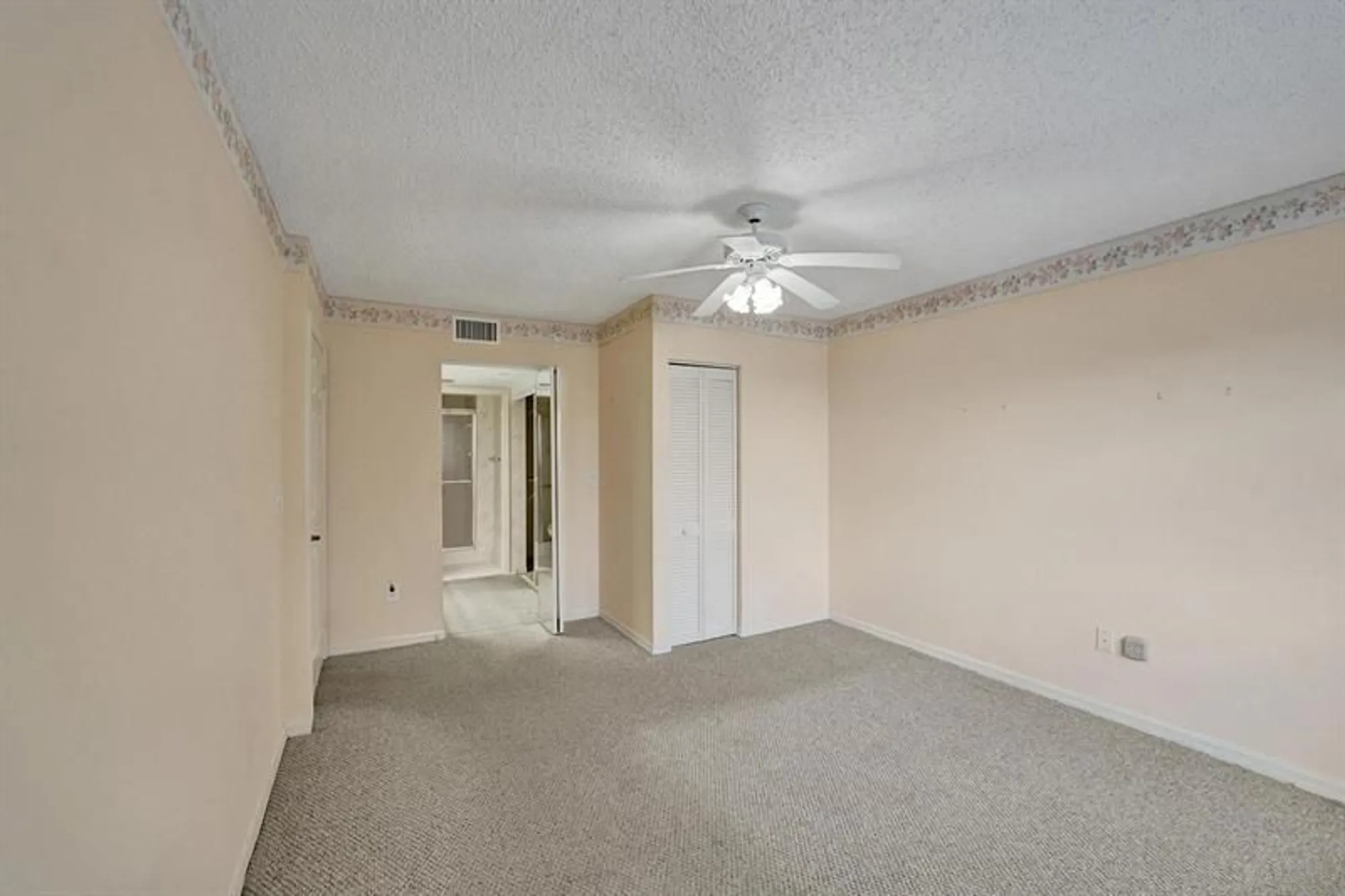 Property Slideshow image 38 of 61 | 9587 weldon cir apt b312, Fort Lauderdale, FL, 33321